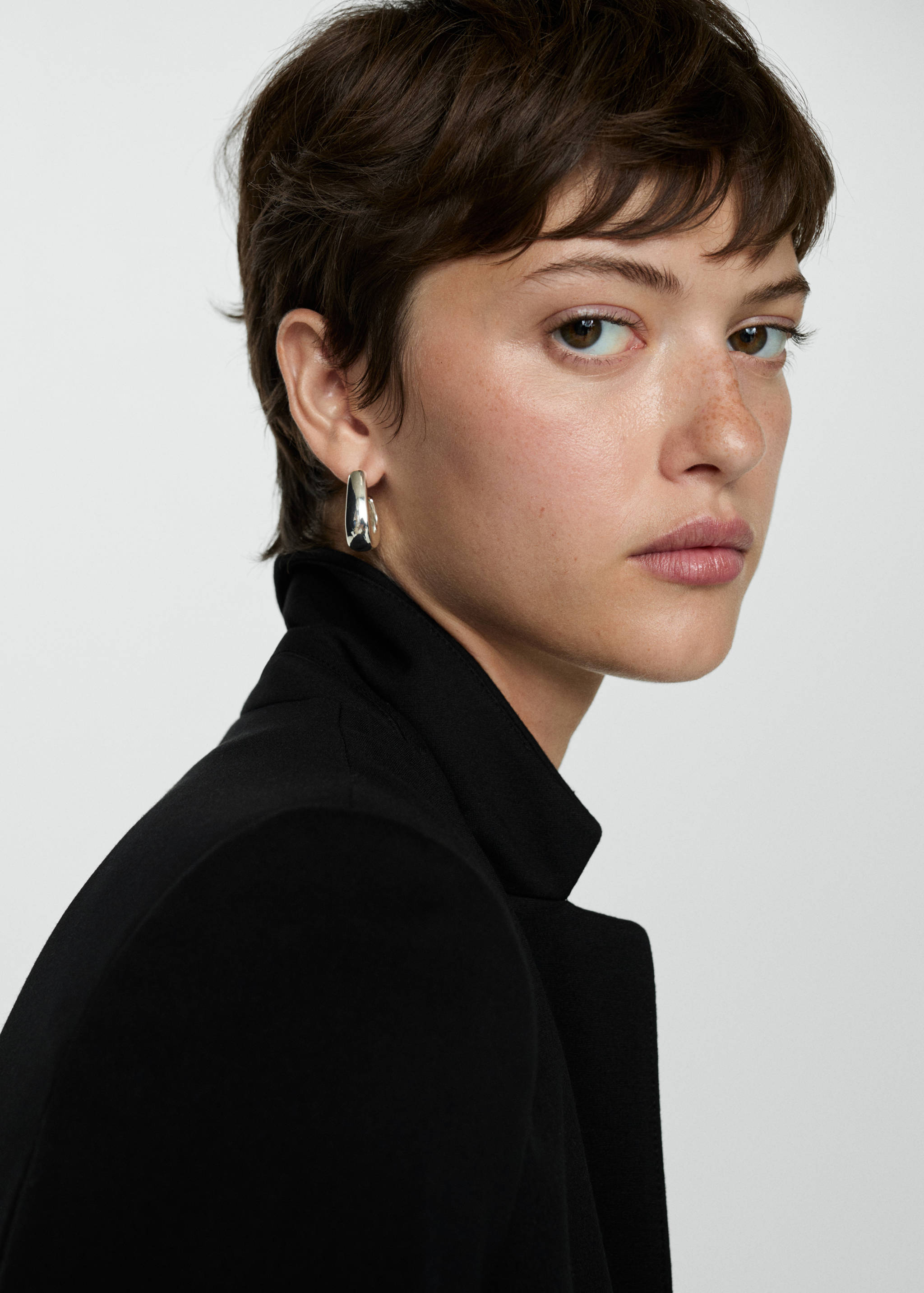 Suit blazer with flap pockets - Details of the article 1