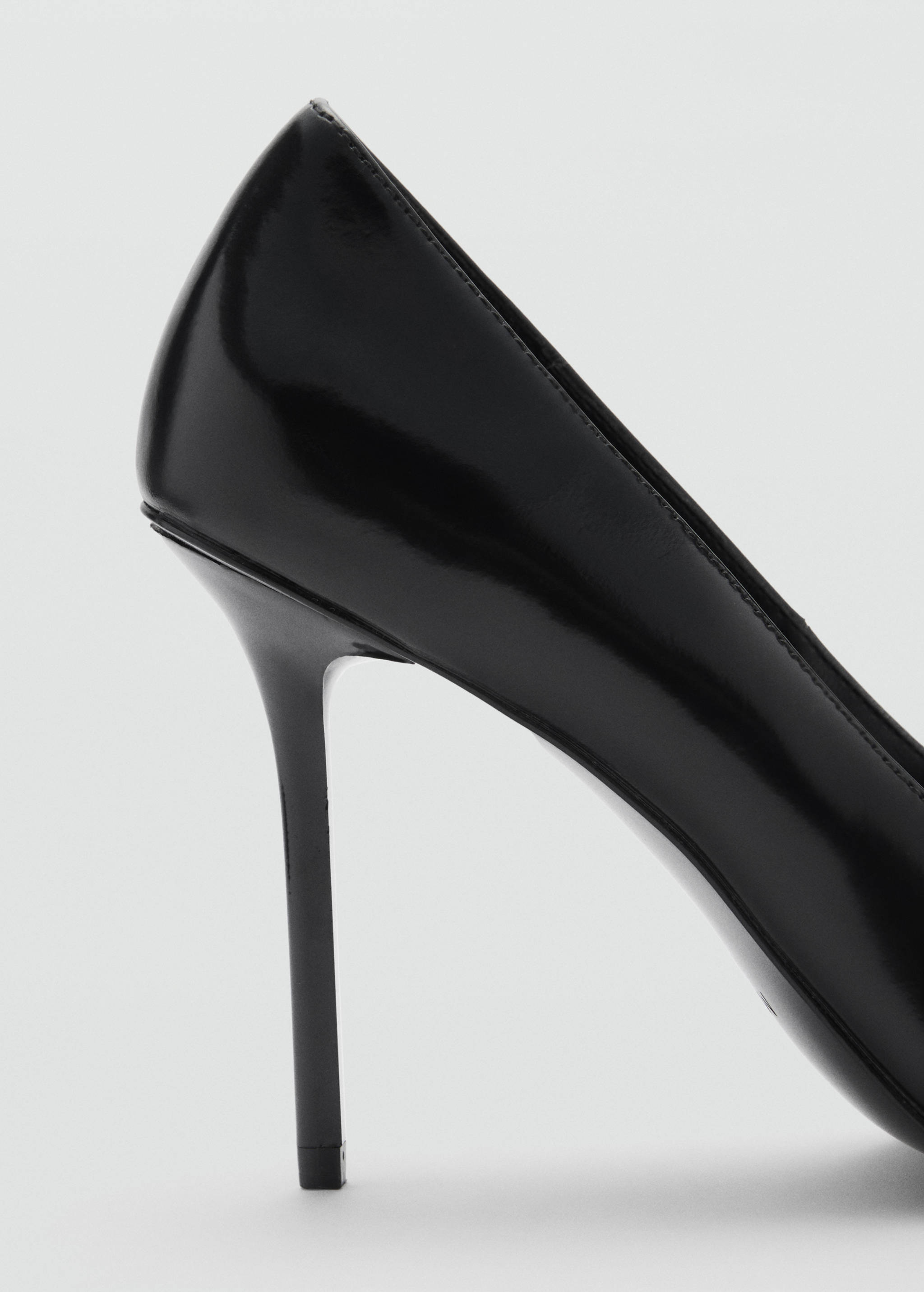 Heel leather shoes - Details of the article 1