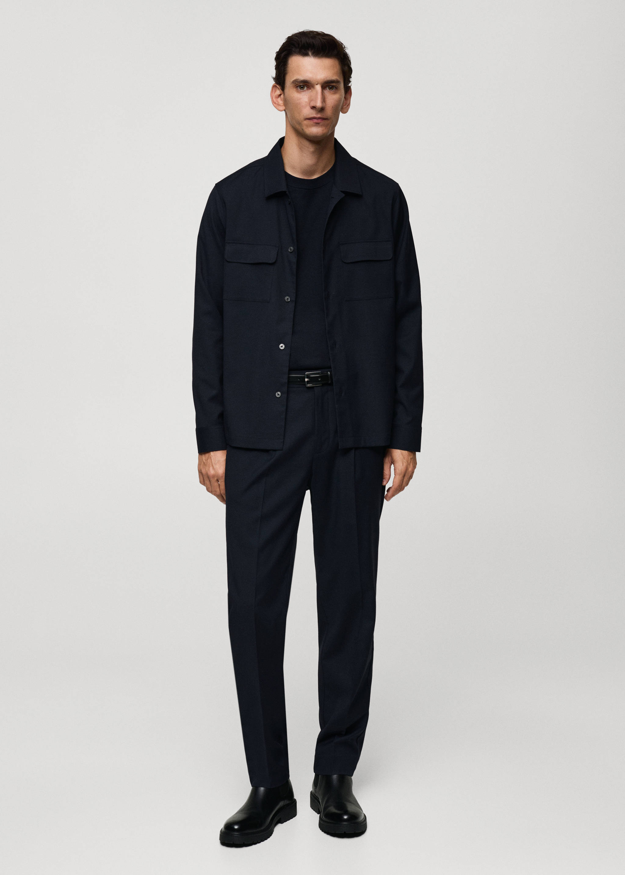 Брюки slim fit с защипами - Общий план