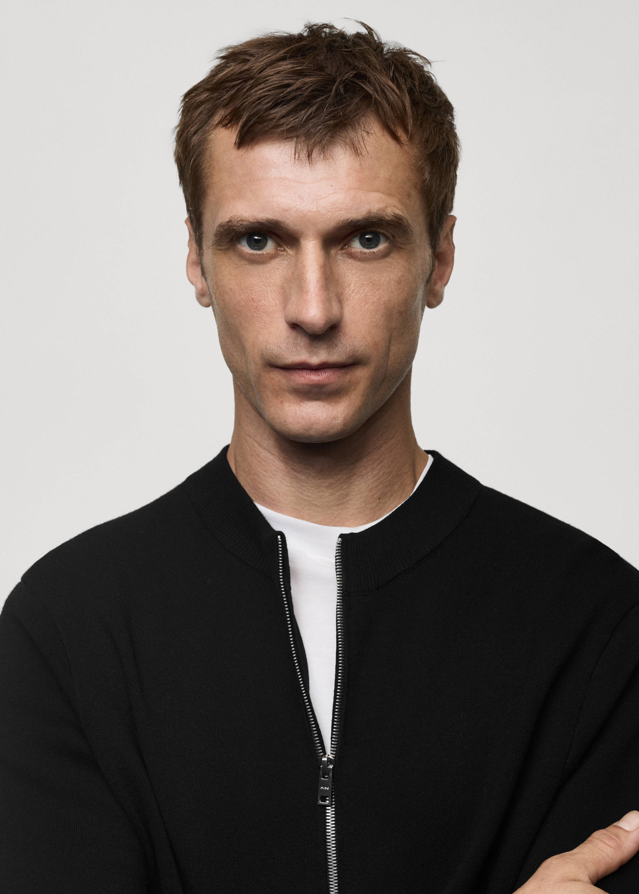 Medium-knit zip-up cardigan - Details of the article 1