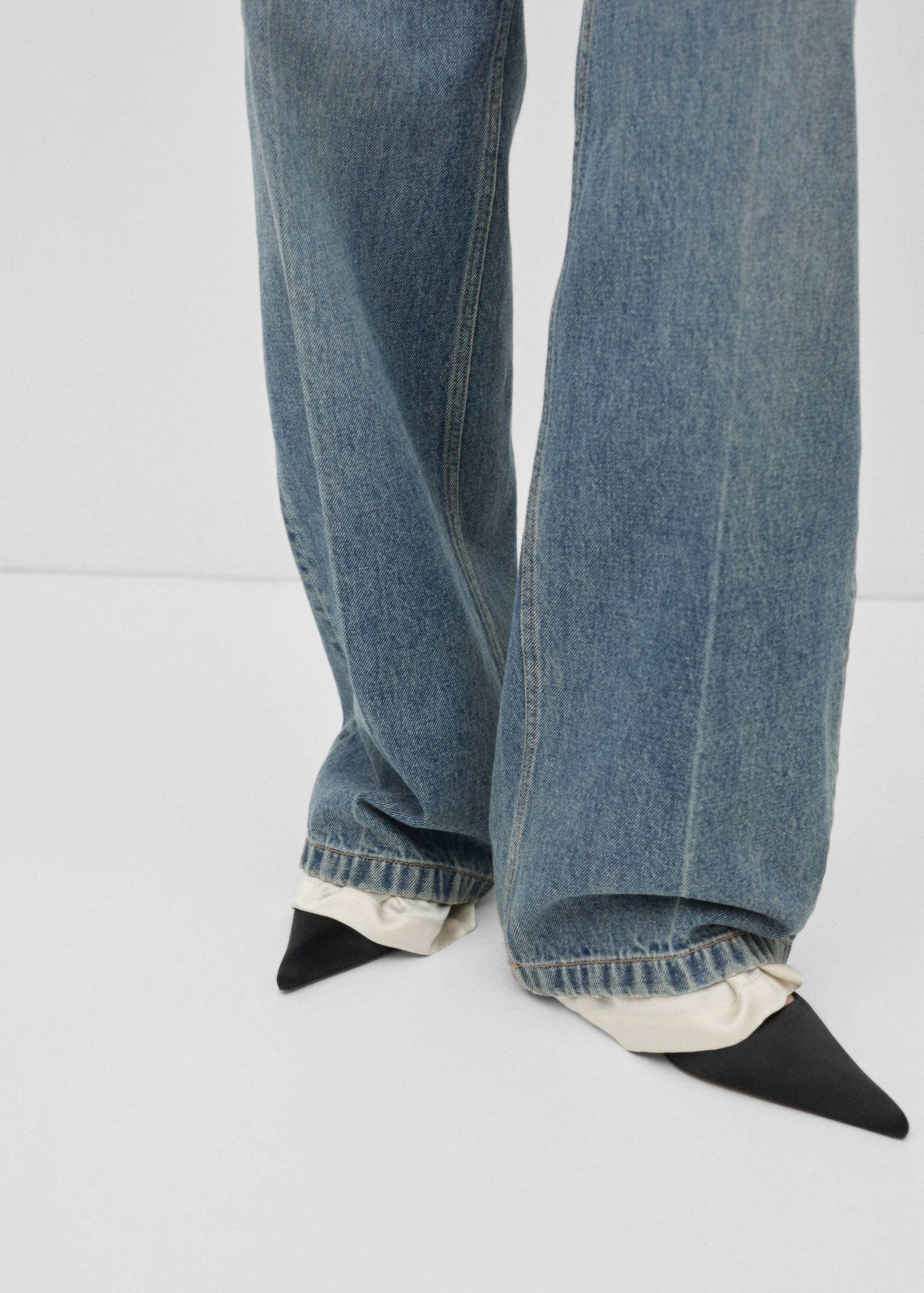 Low-rise wideleg jeans - Details of the article 6