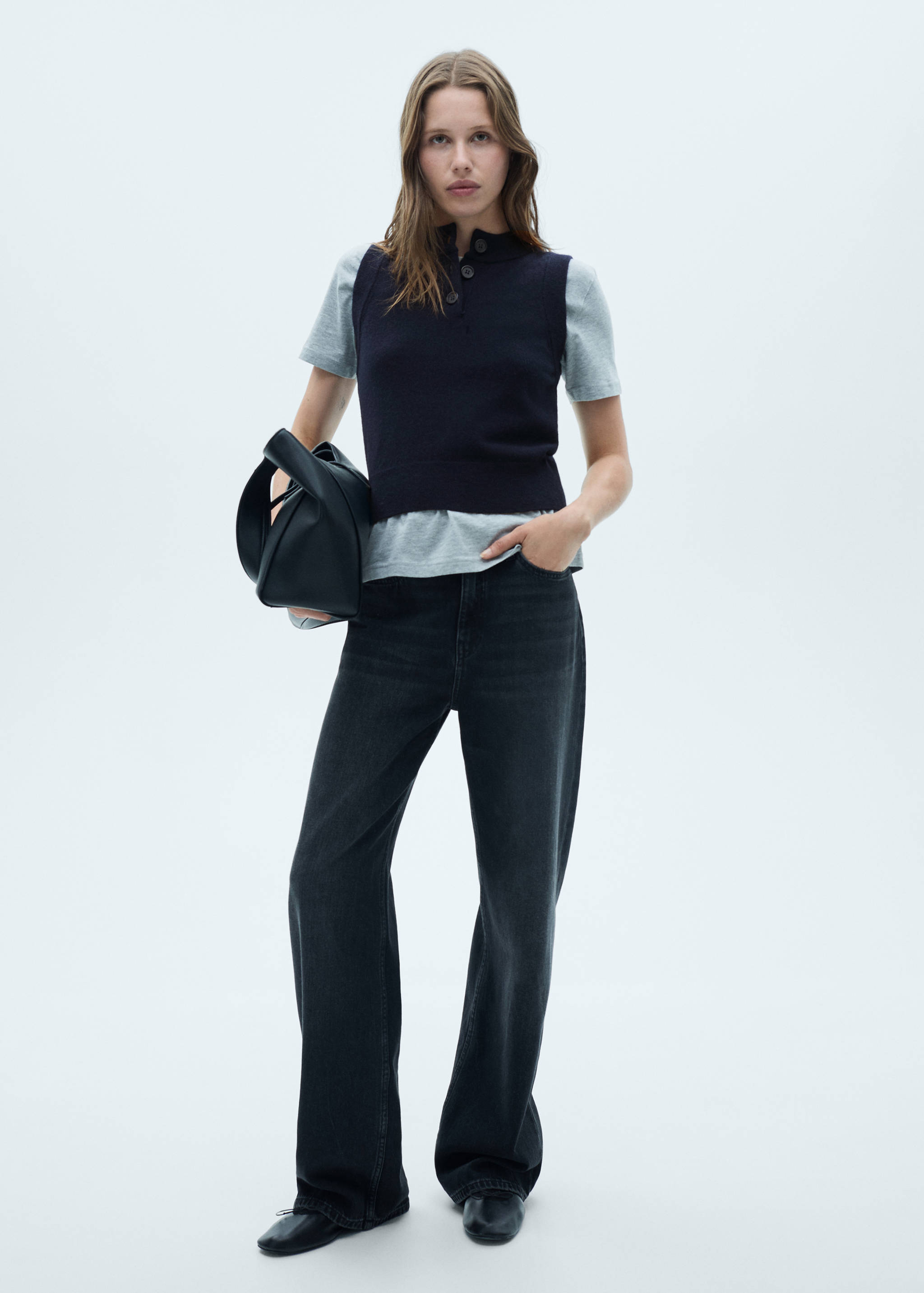 Knitted vest with button collar - General plane