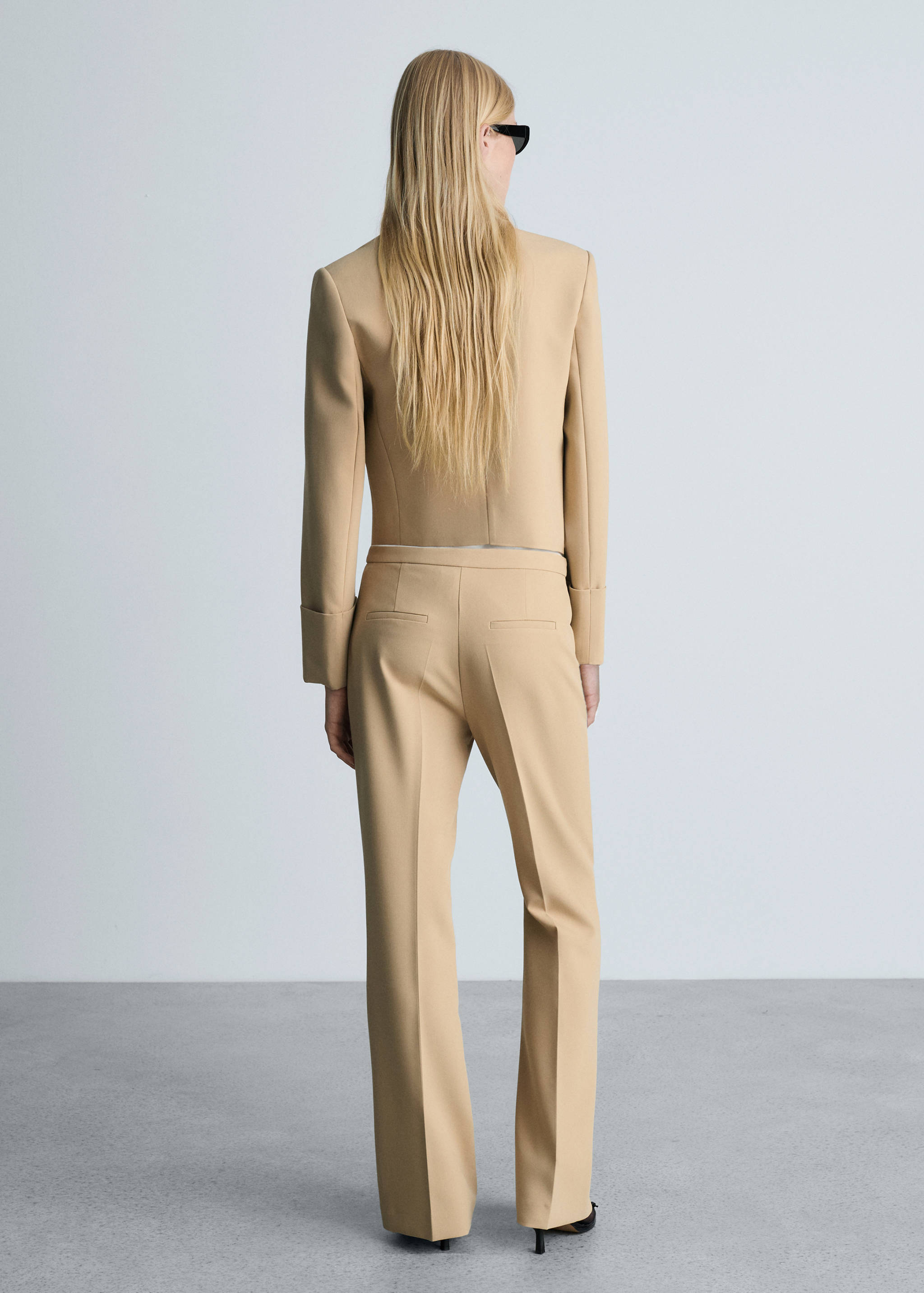 Structured jacket with buttons - Reverse of the article