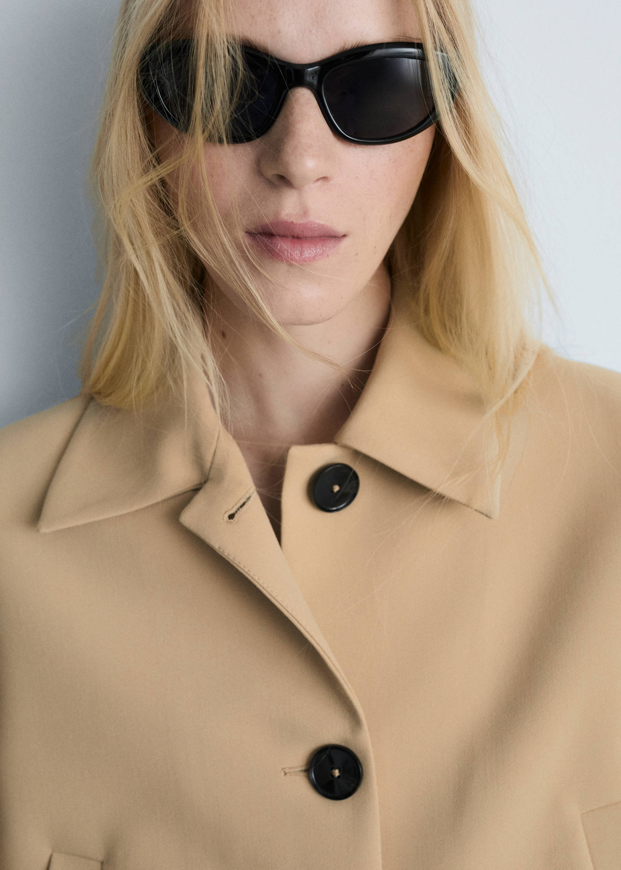 Structured jacket with buttons - Details of the article 1