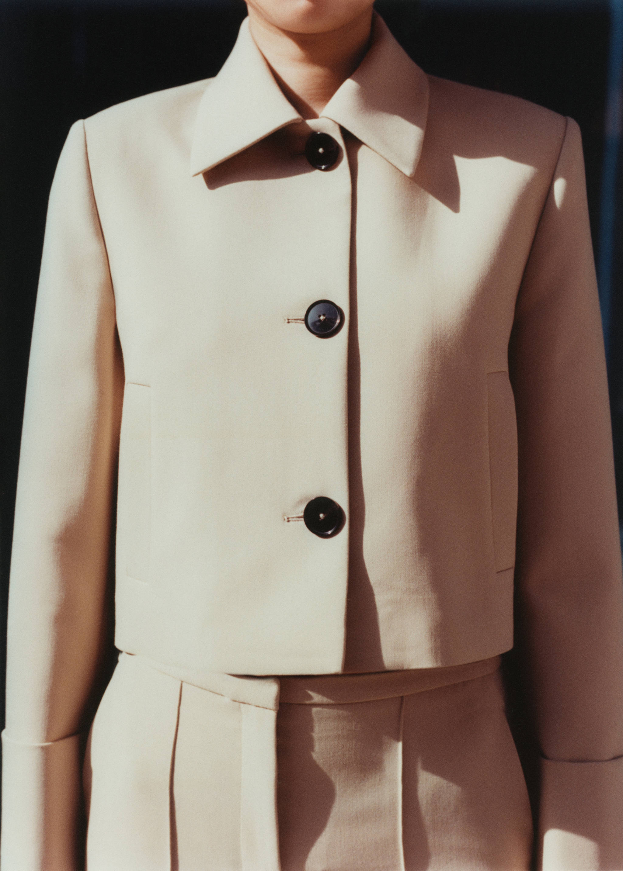 Structured jacket with buttons - Details of the article 7
