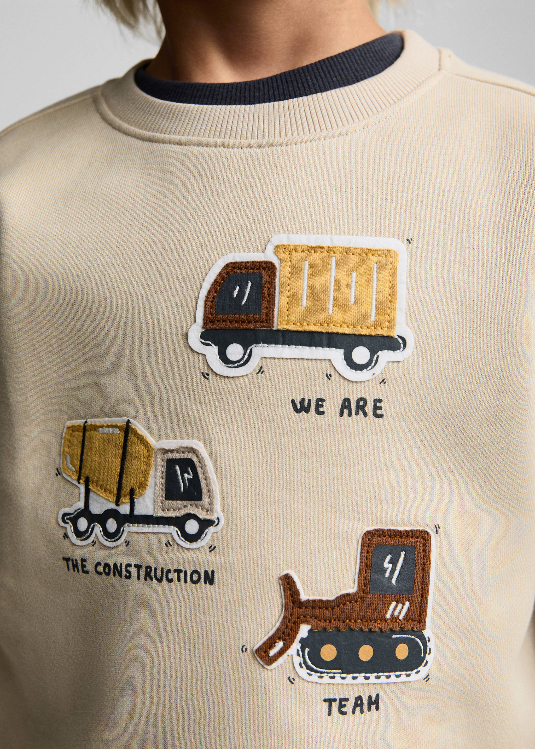 سويت شيرت عليه طباعة مسار - تفاصيل المنتج 6