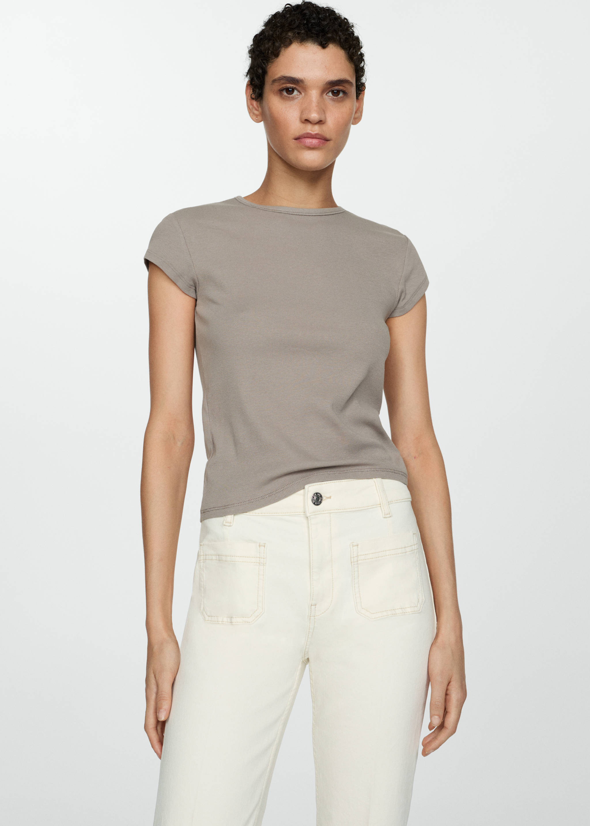 Flared cropped jeans with pockets - Details of the article 1