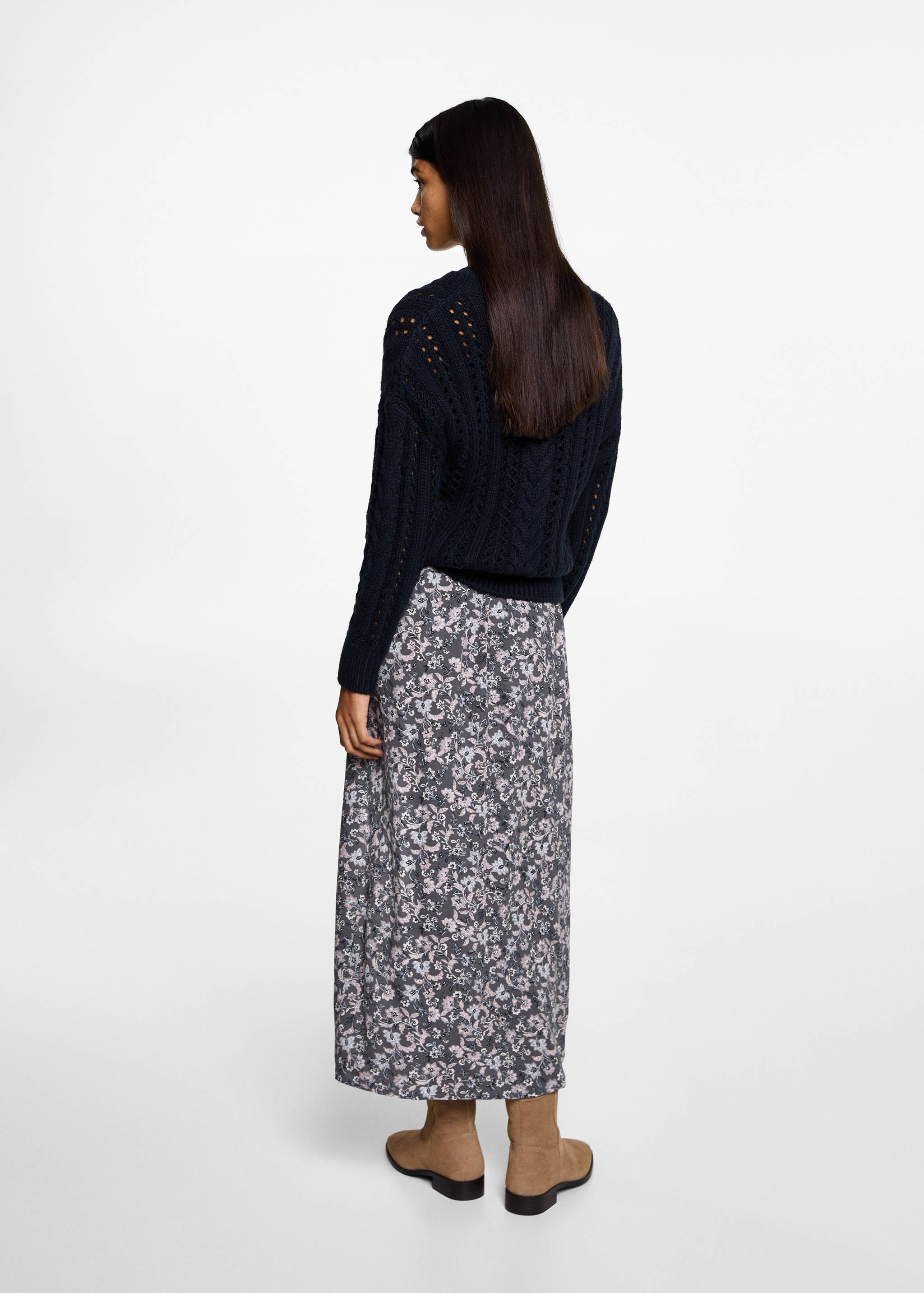 Slit floral skirt - Reverse of the article