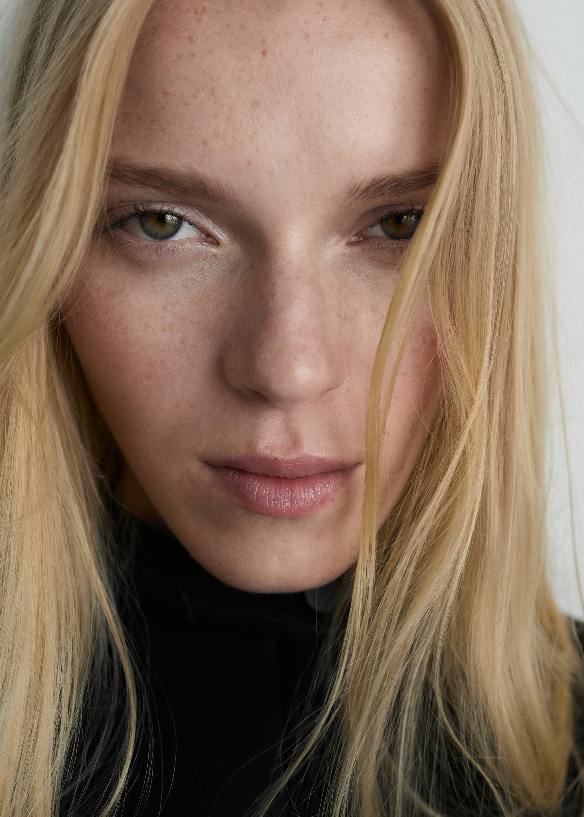 Cropped jacket with pockets - Details of the article 1