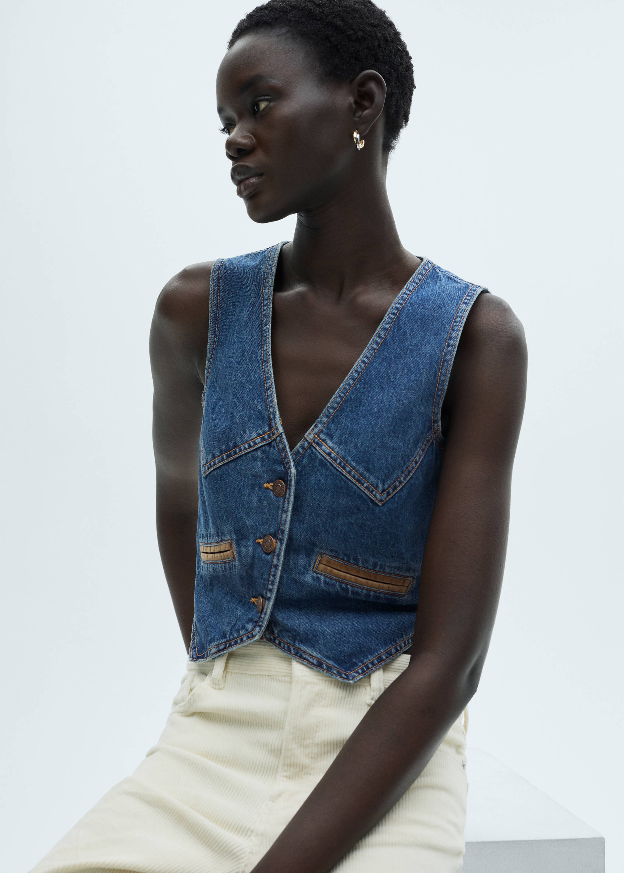 Denim waistcoat with contrast details - Details of the article 2