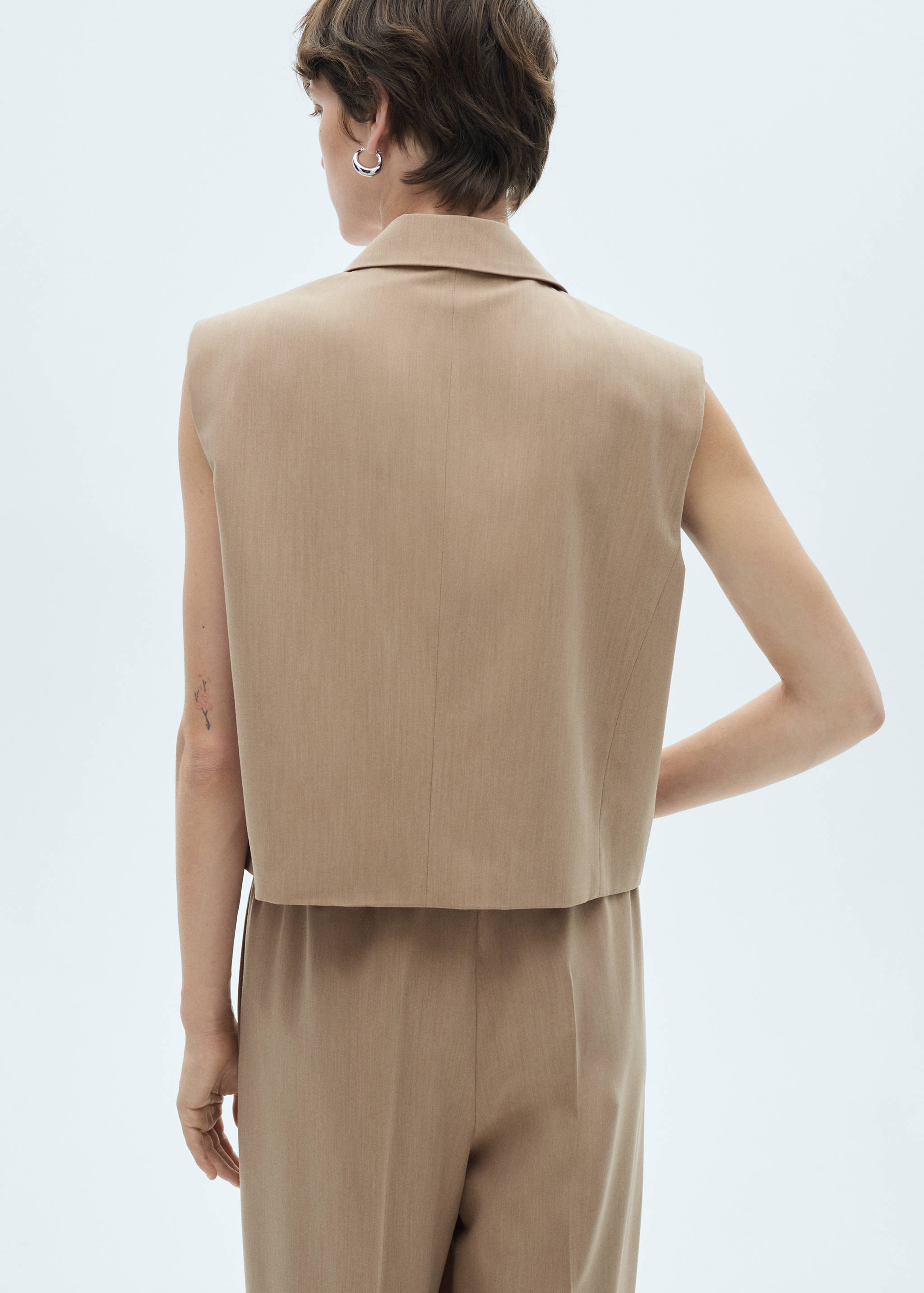 Suit vest with lapels - Reverse of the article