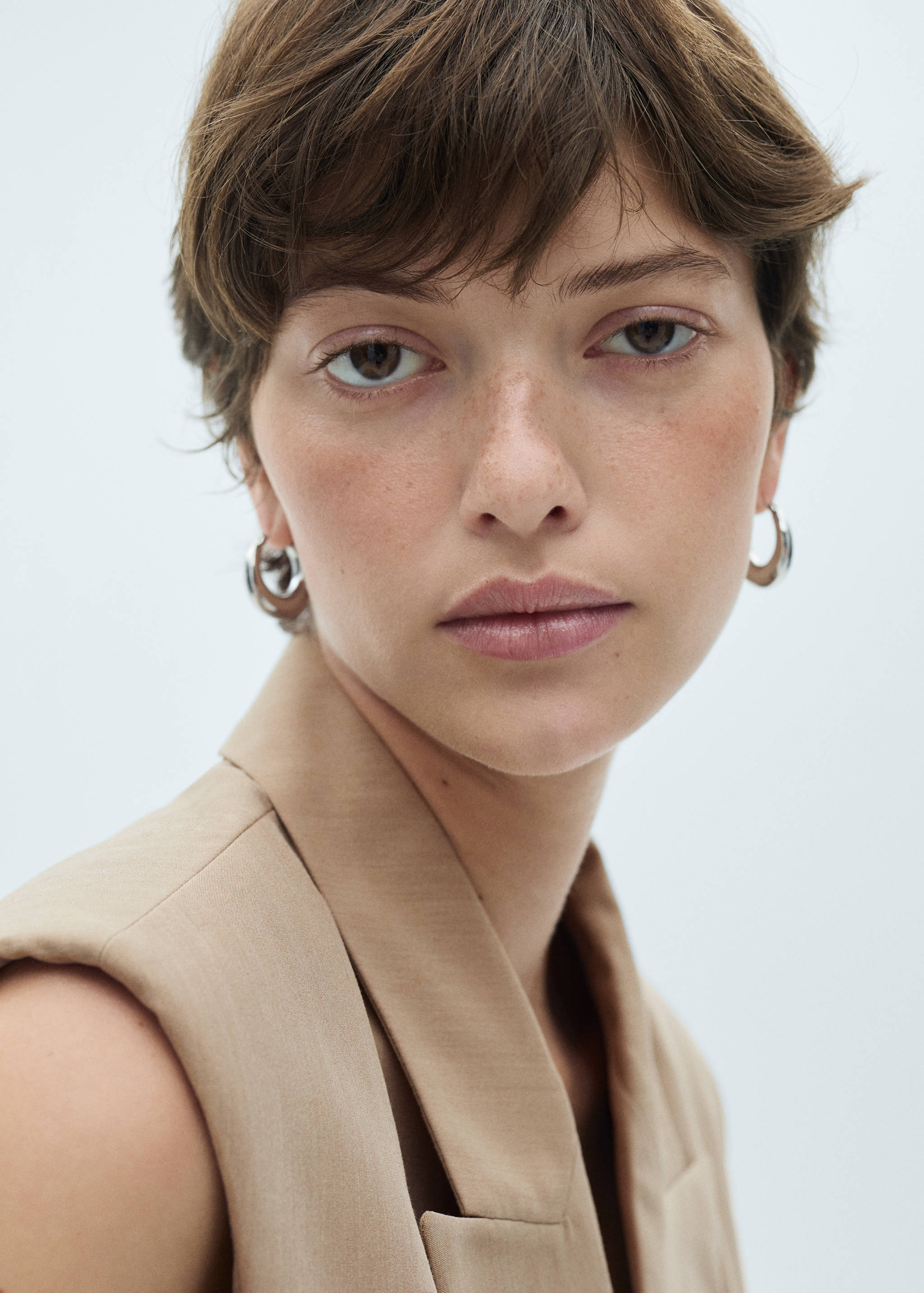 Suit vest with lapels - Details of the article 1