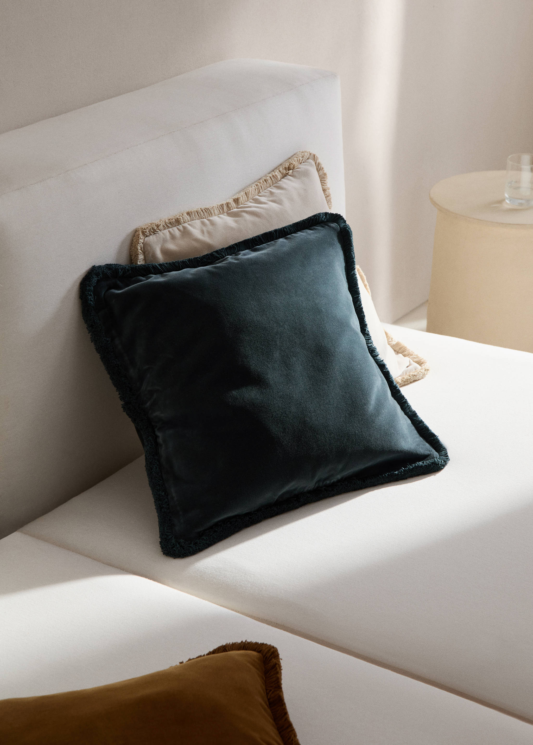 Fringed velvet cushion cover 45x45cm - General plane