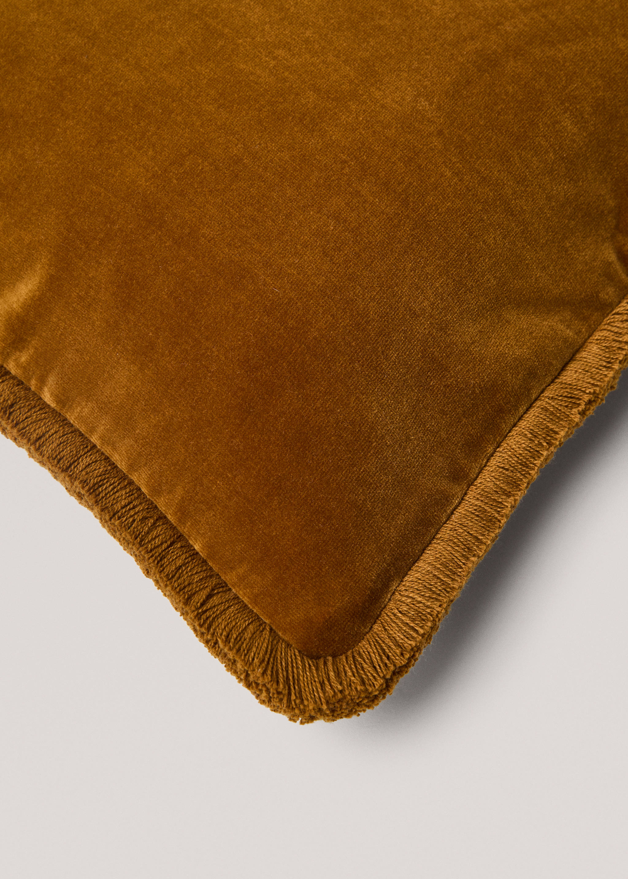 Fringed velvet cushion cover 45x45cm - Details of the article 2