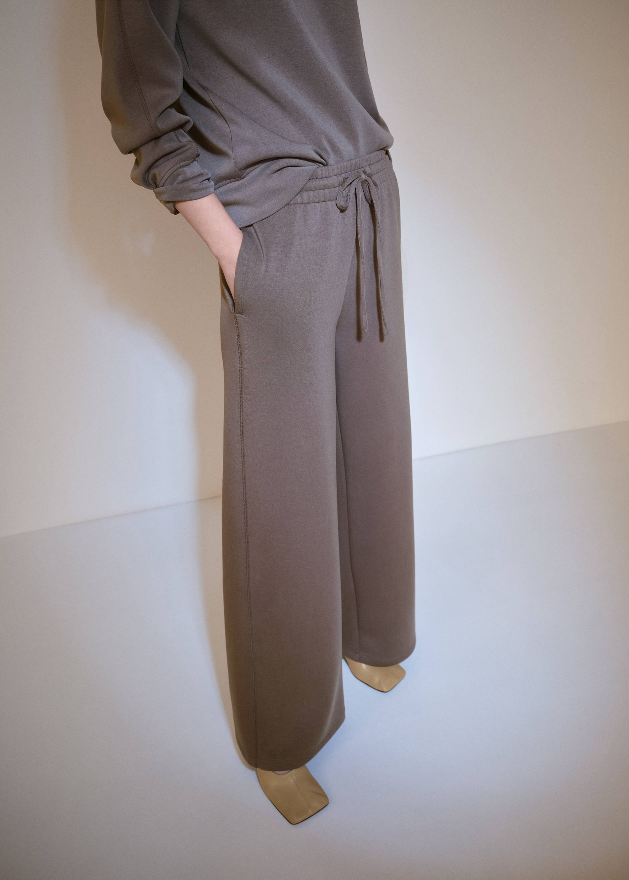 Jogger trousers with elastic waist - Medium plane