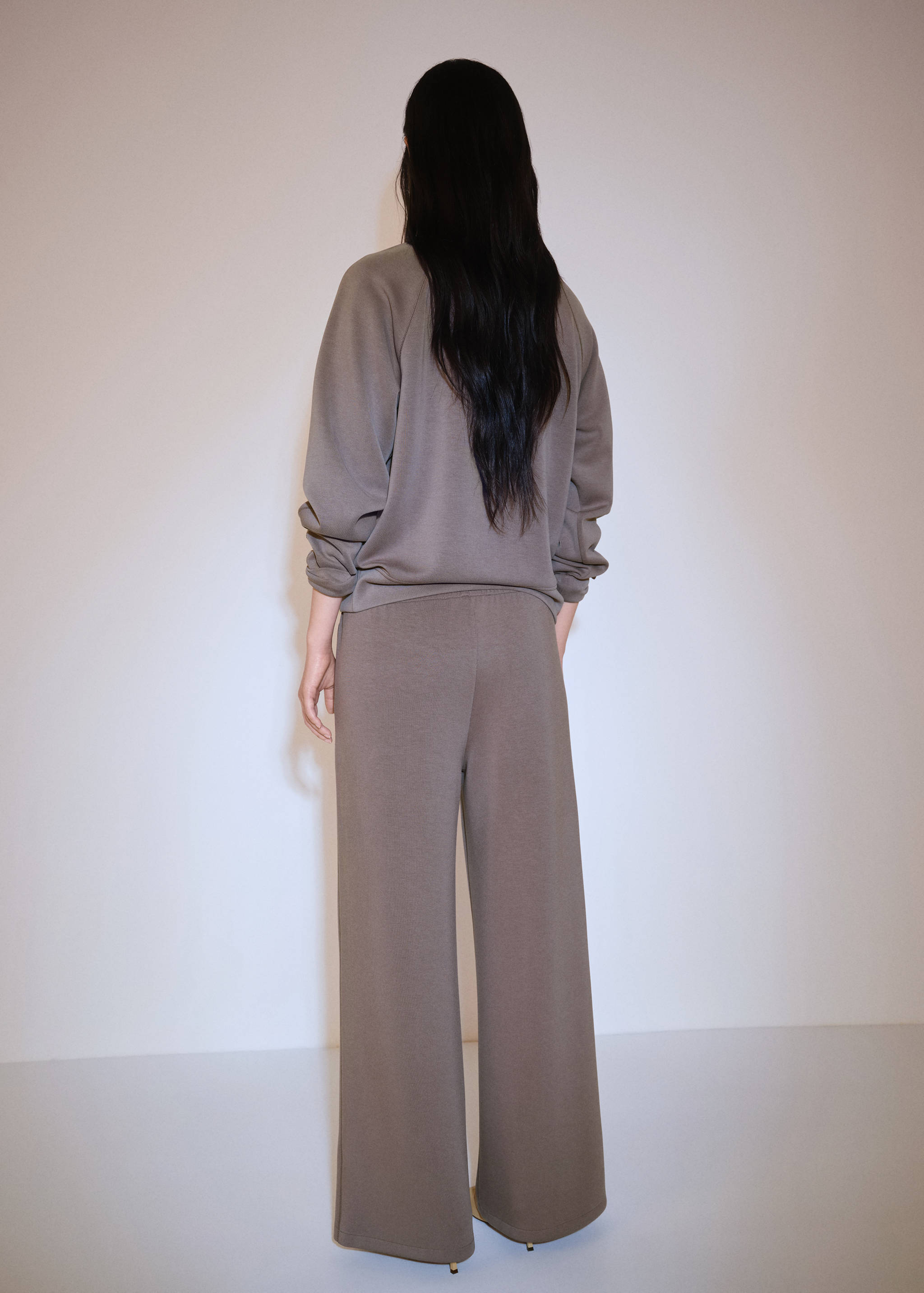 Jogger trousers with elastic waist - Reverse of the article