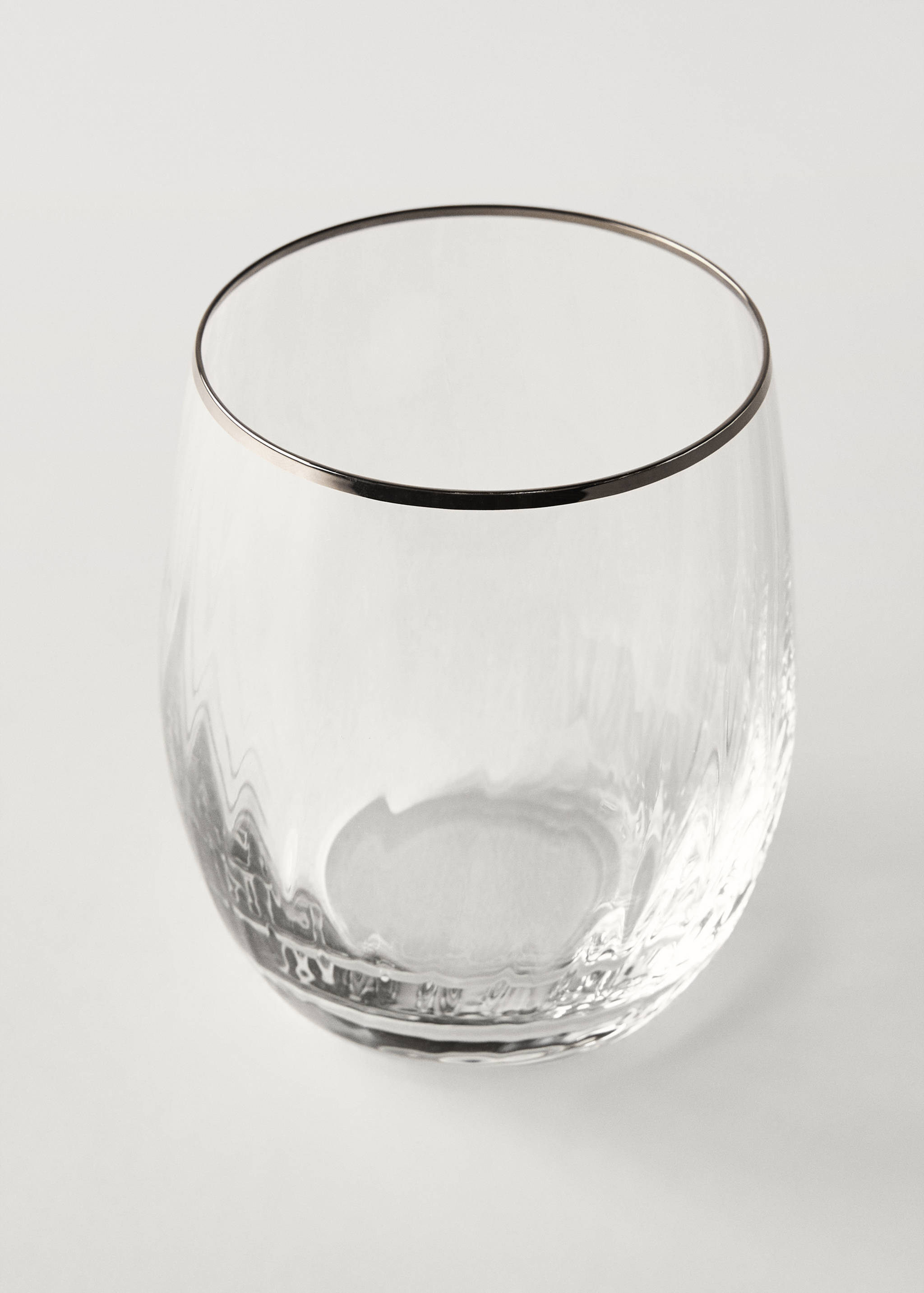 Glass tumbler with embossed stripes - Details of the article 1
