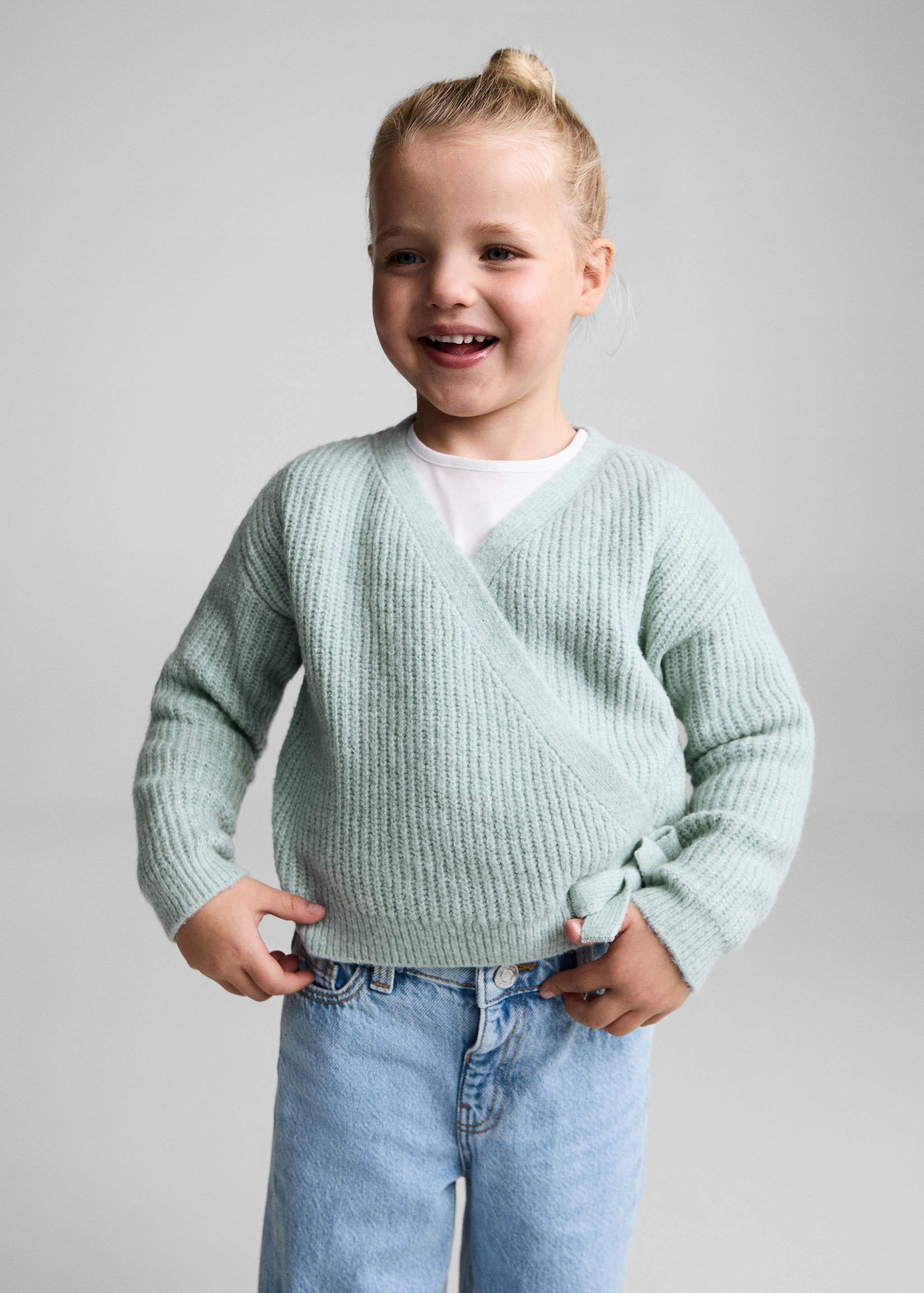 Cardigan cache-cœur nœud - Plan moyen