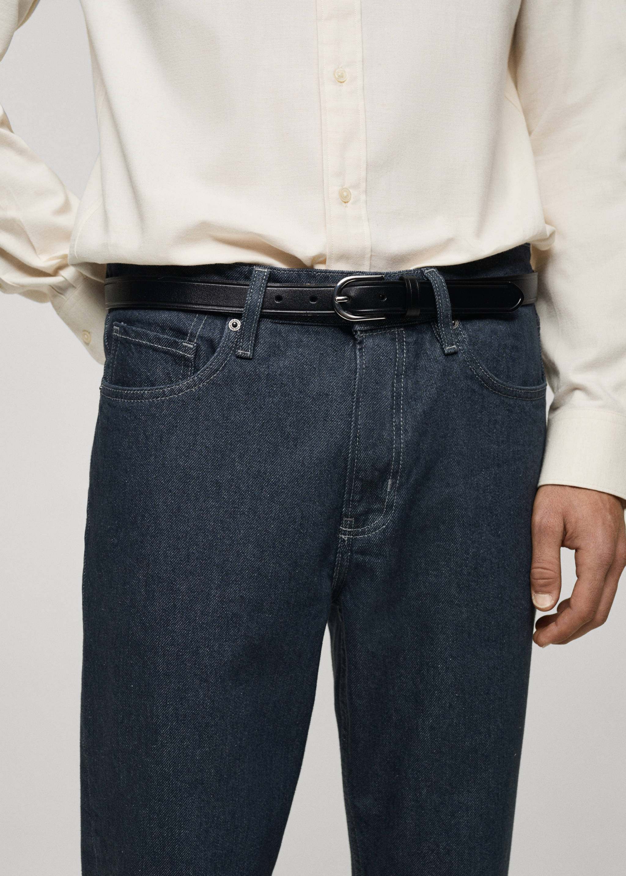 深色常规版型牛仔裤 - null