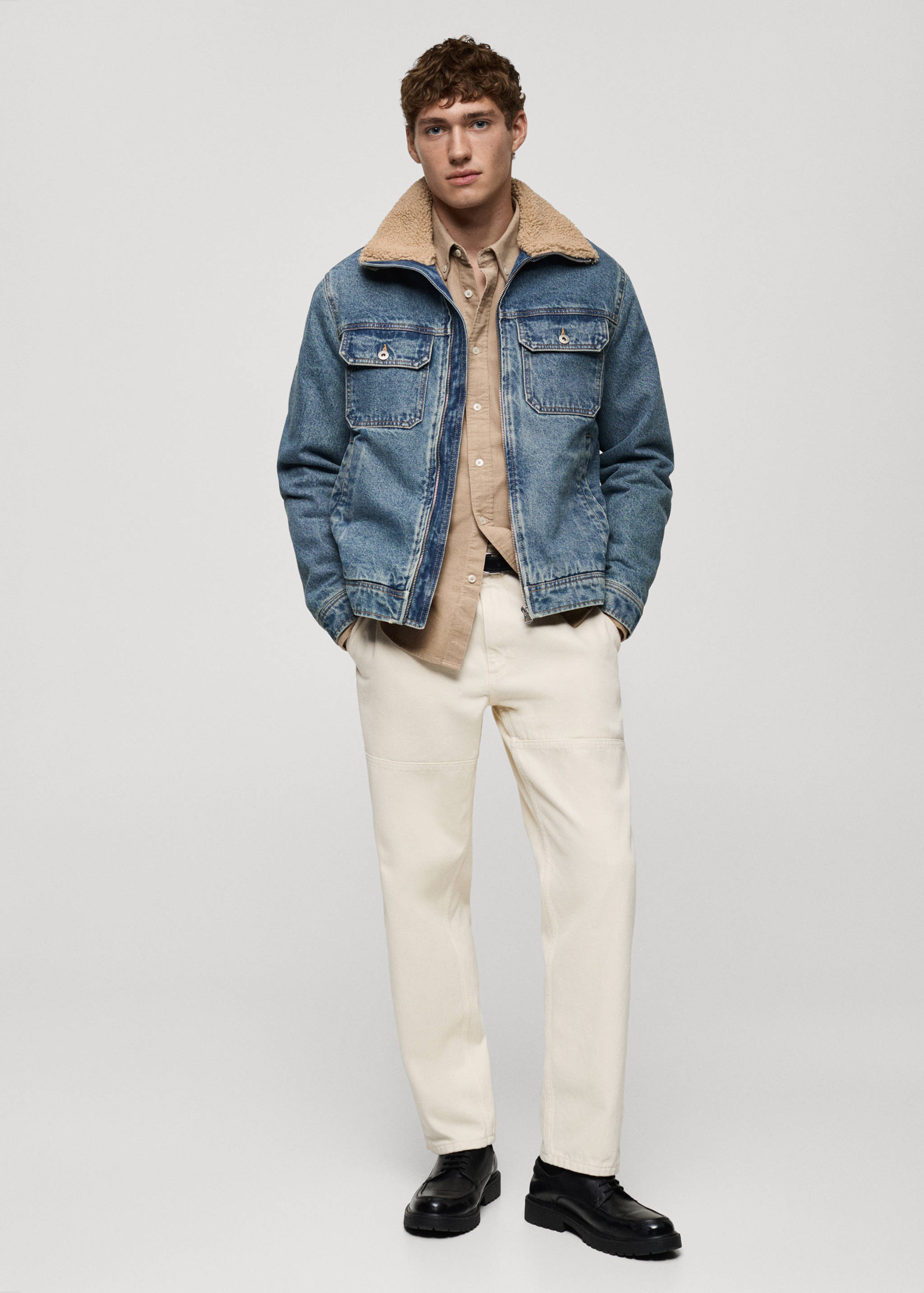 Cazadora vaquera detalles borreguito - Plano general