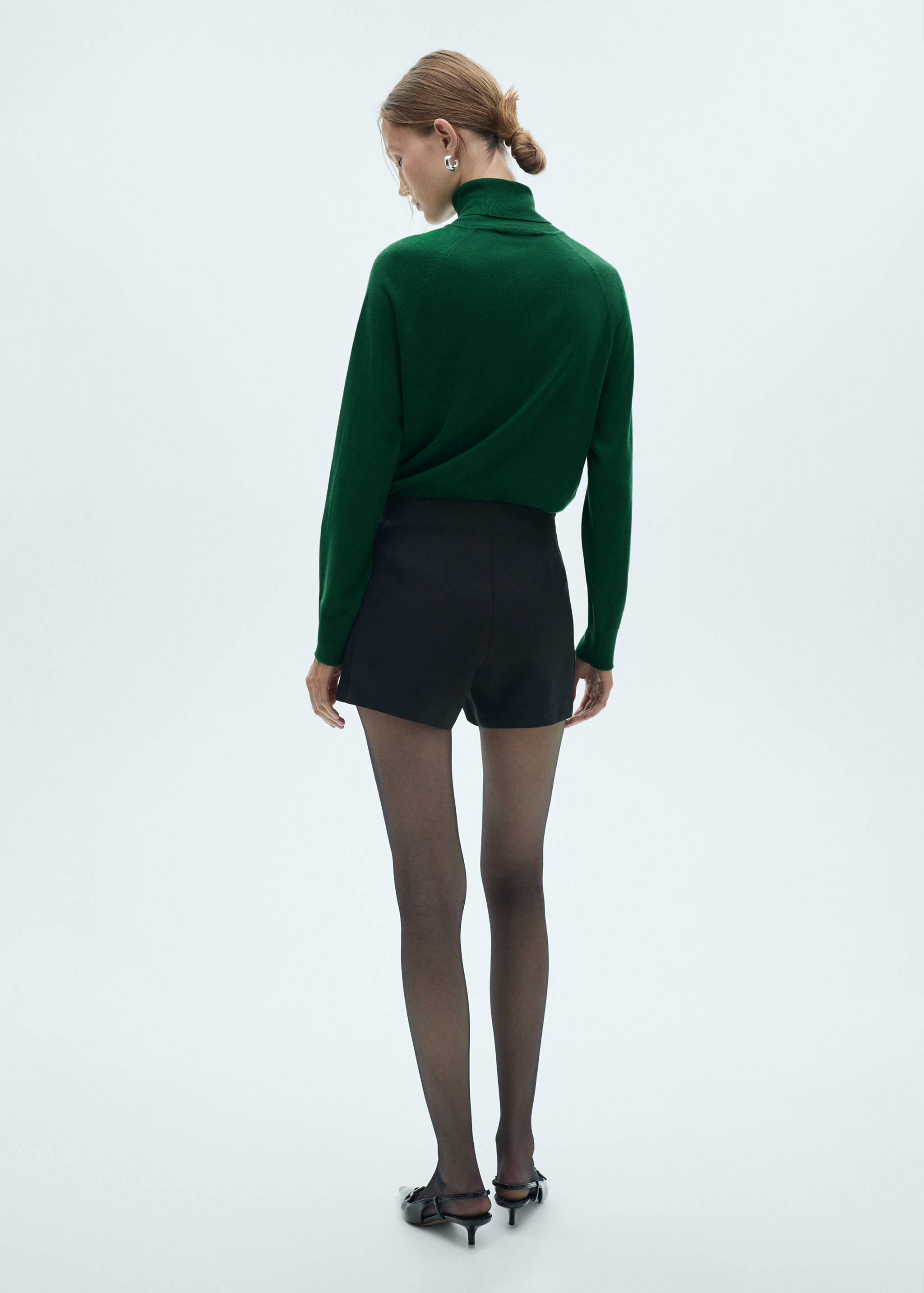 Fine-knit turtleneck sweater - Reverse of the article
