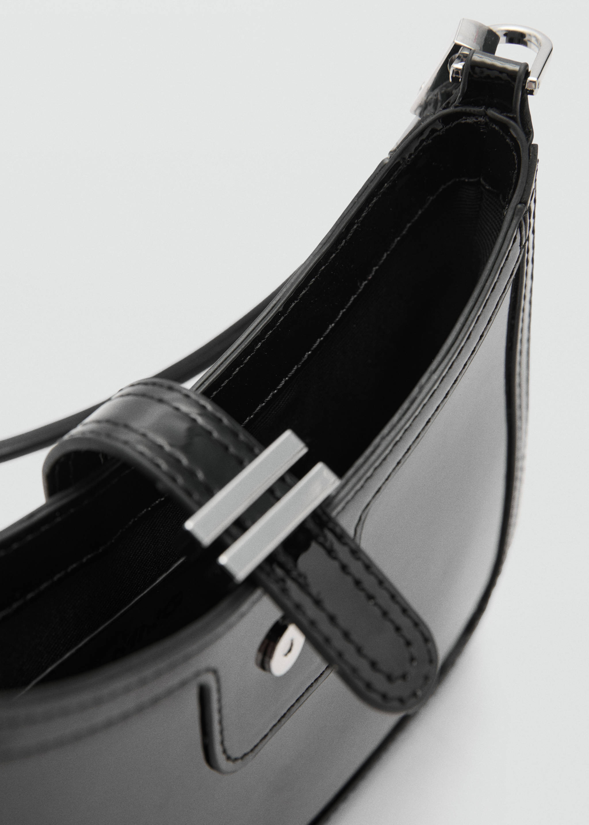 Patent leather-effect shoulder bag - Details of the article 2