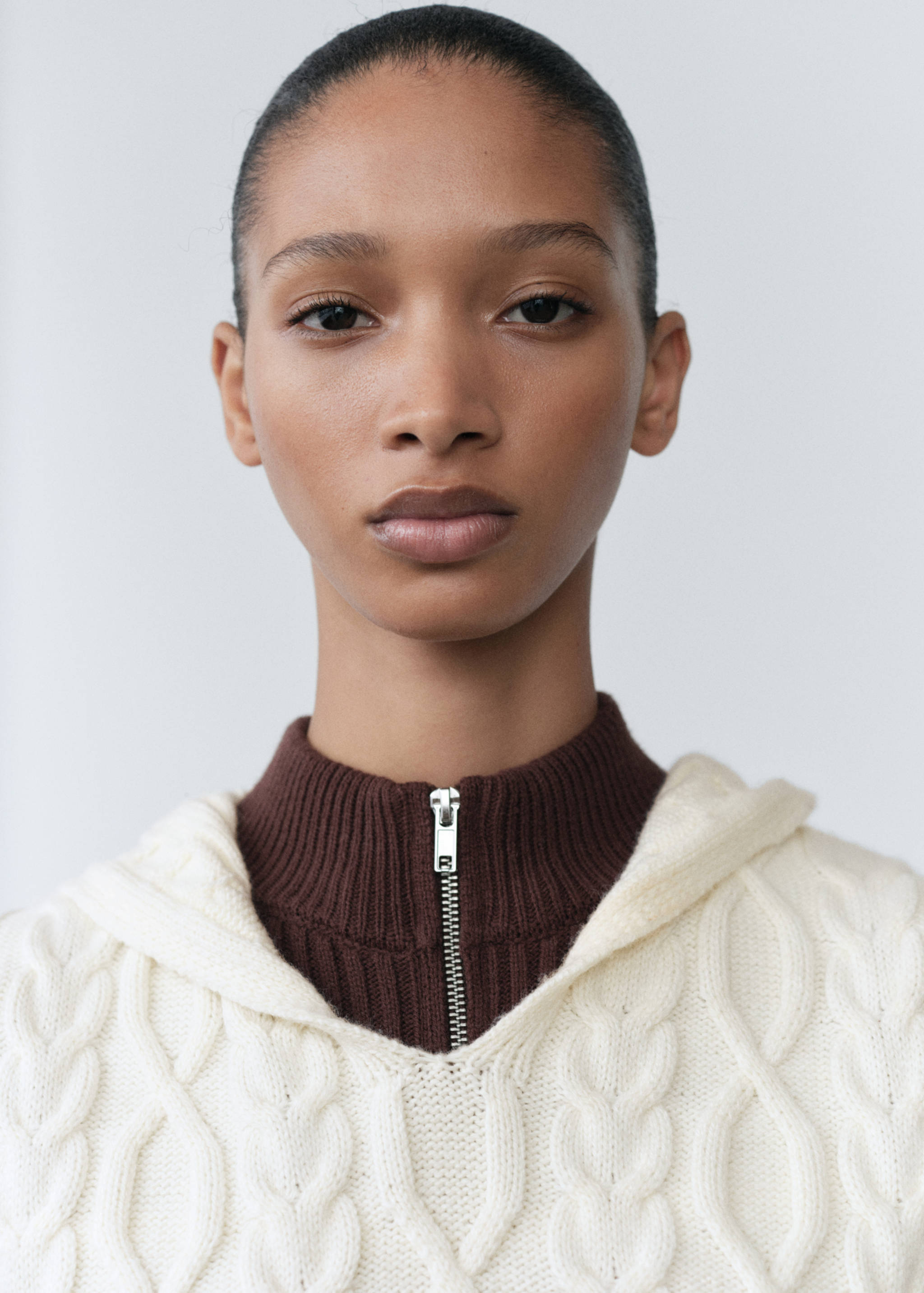 Cable-knit gilet with hood - Details of the article 1