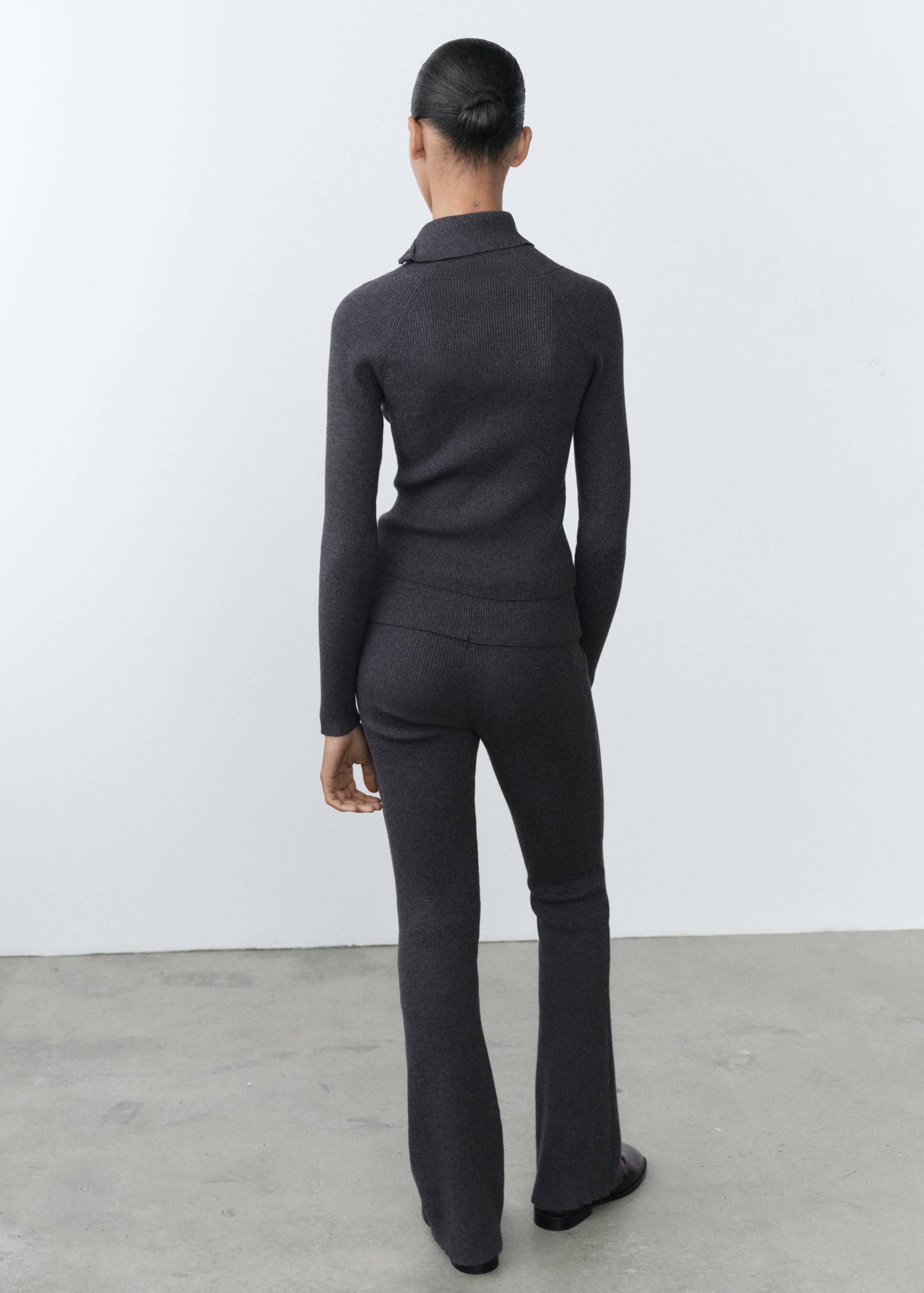 pants with knitted waistband - Reverse of the article
