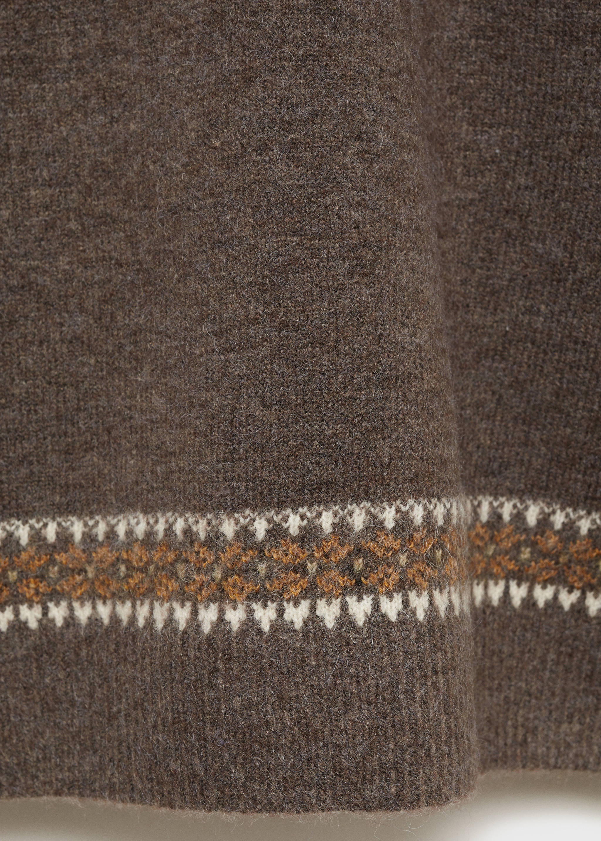 Round-neck knitted sweater - Details of the article 0