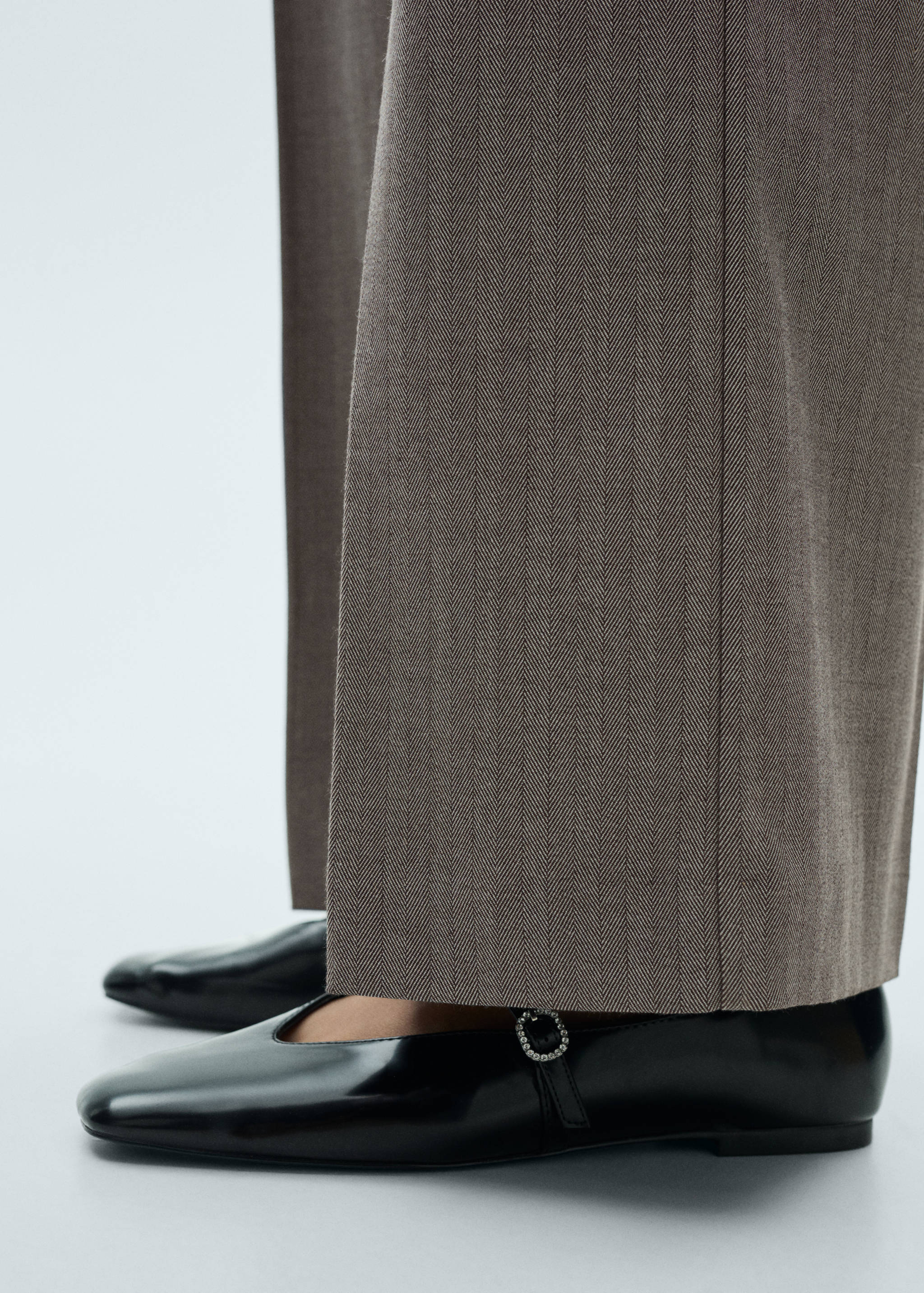 Straight mid-rise pants - Details of the article 6
