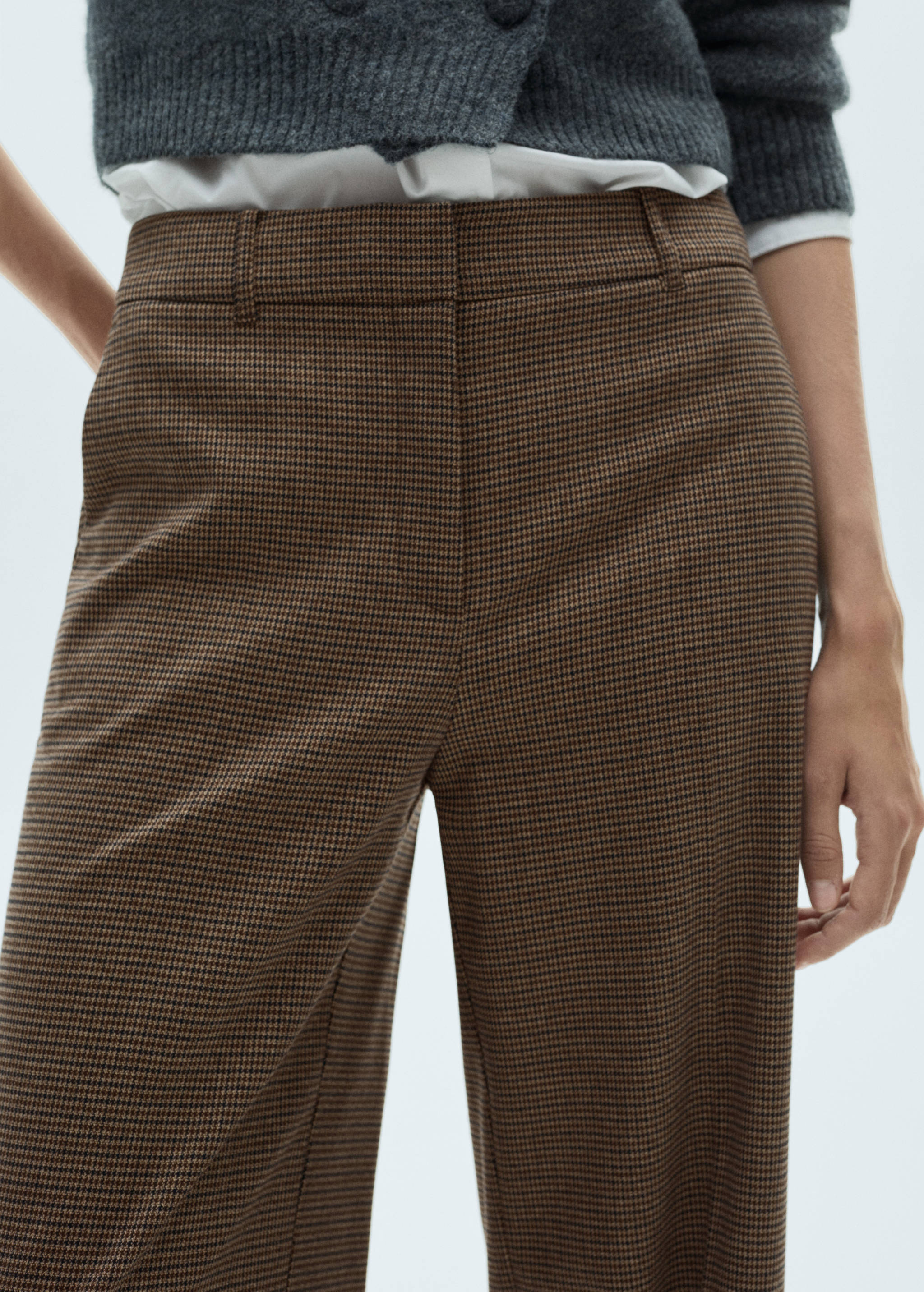 Straight mid-rise pants - Details of the article 6