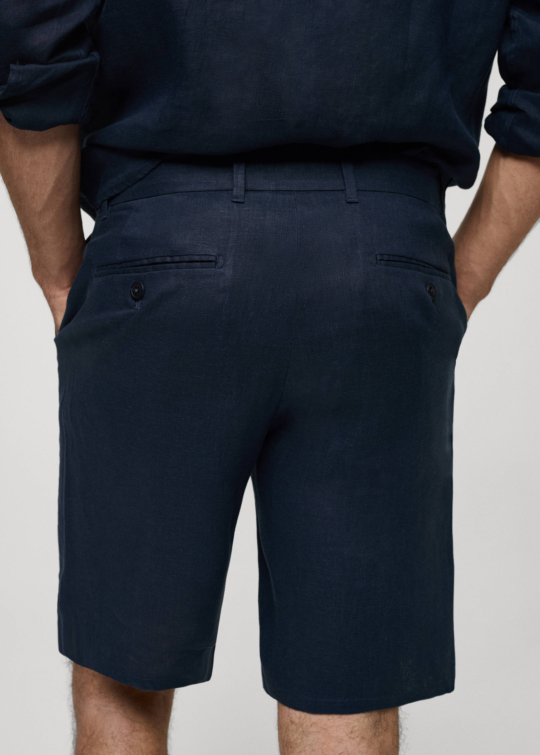 Slim-fit 100% linen bermuda shorts - Details of the article 6