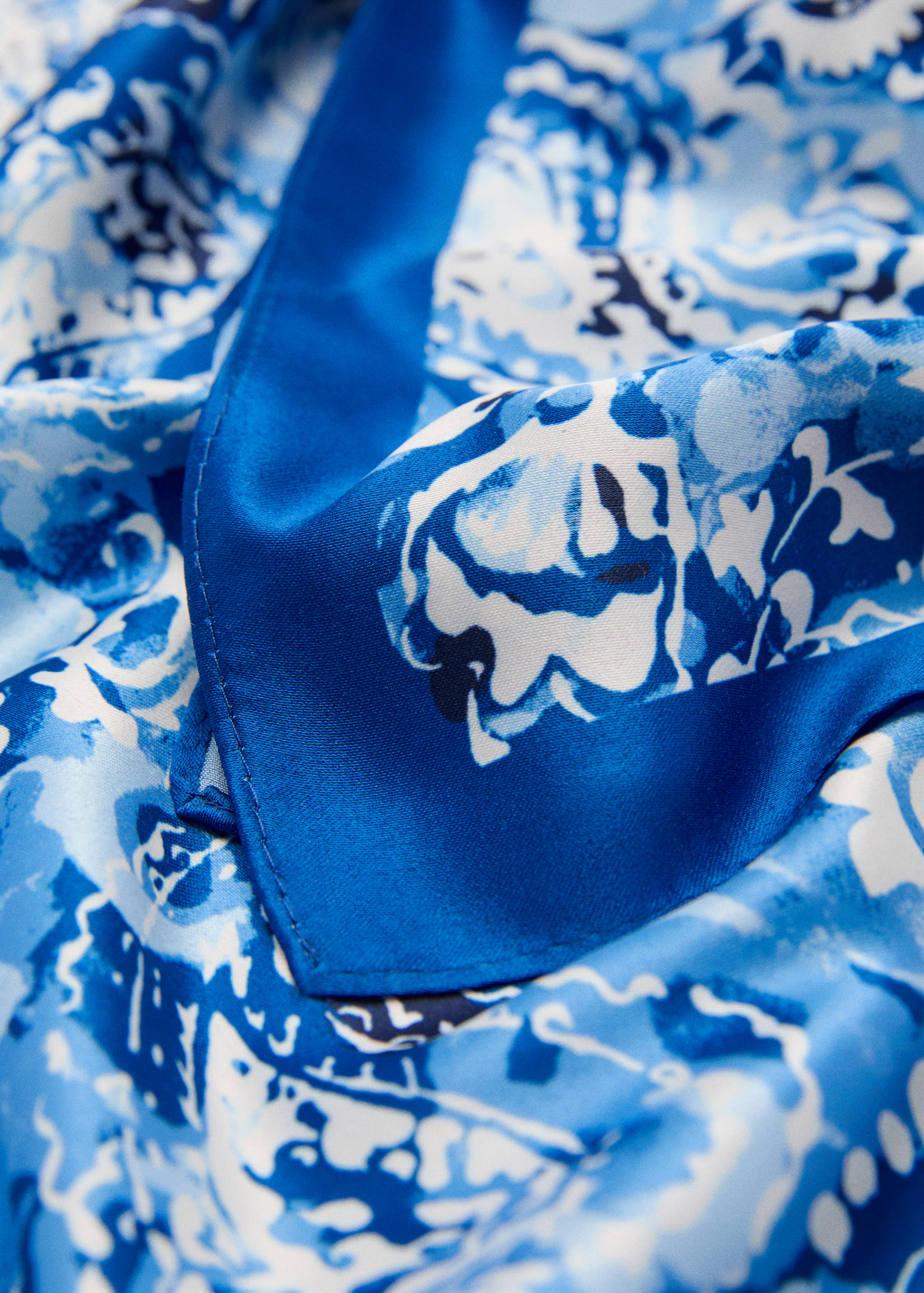 Pañuelo estampado paisley - Plano medio