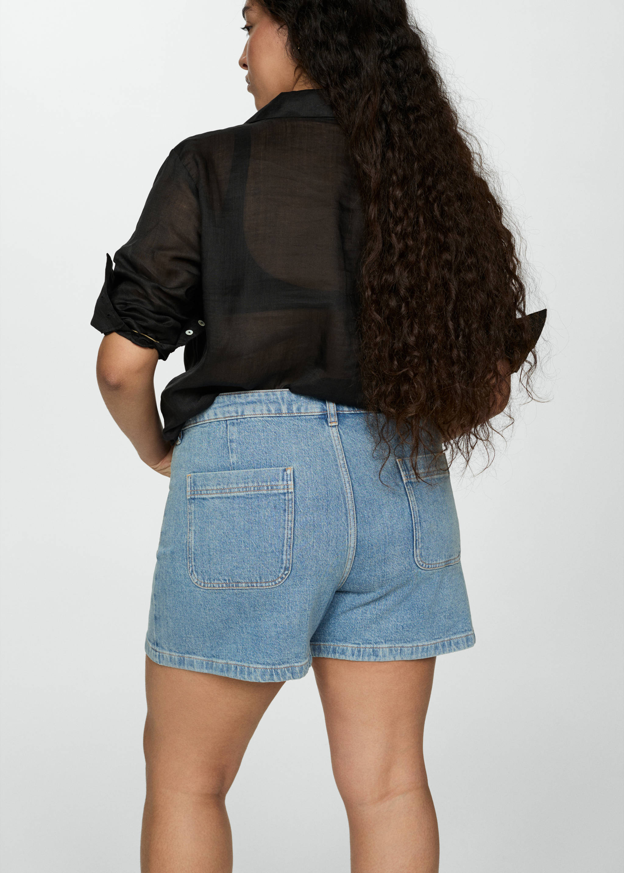 Denim shorts with pockets - Details of the article 4