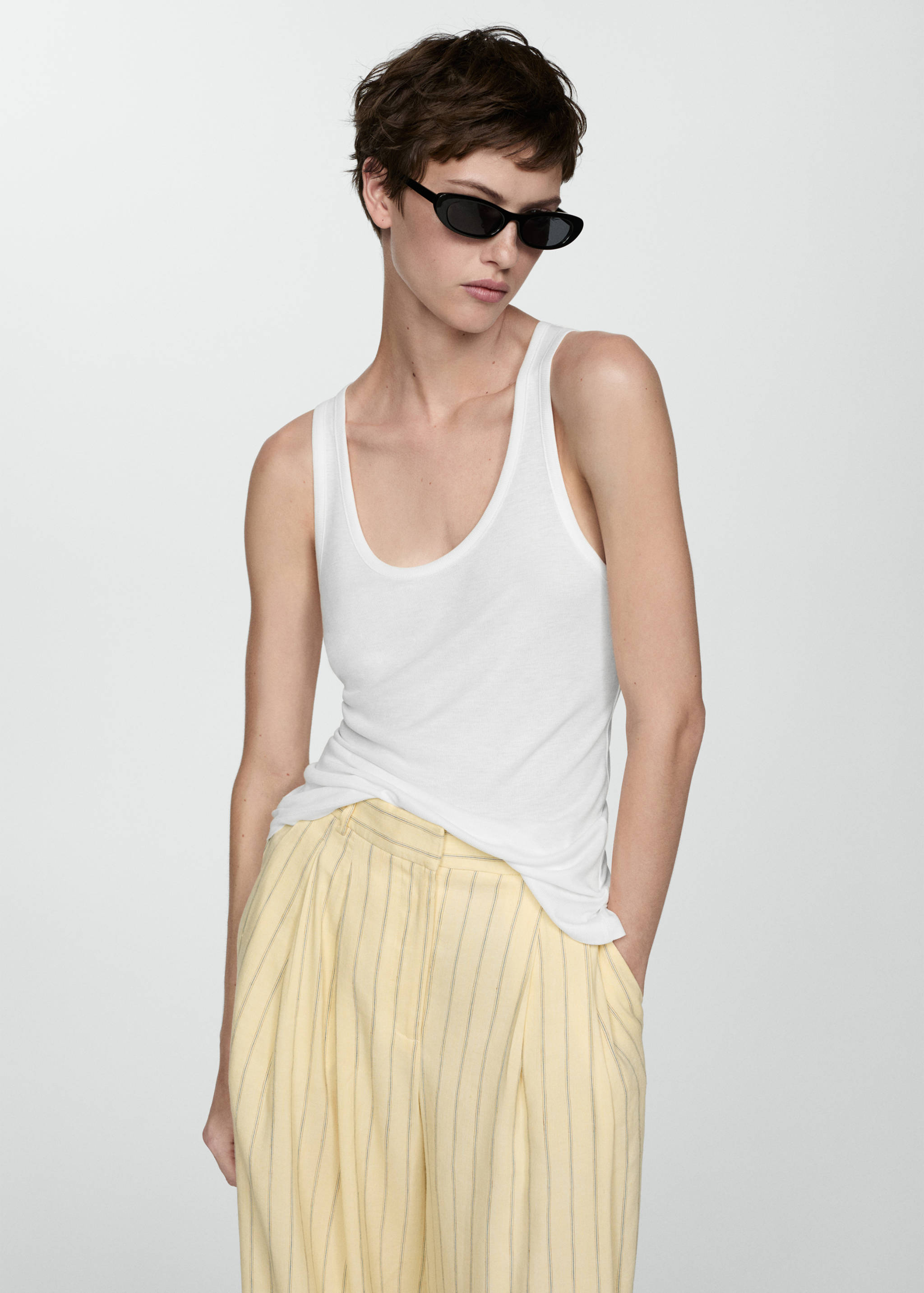 Knit strap top - Medium plane