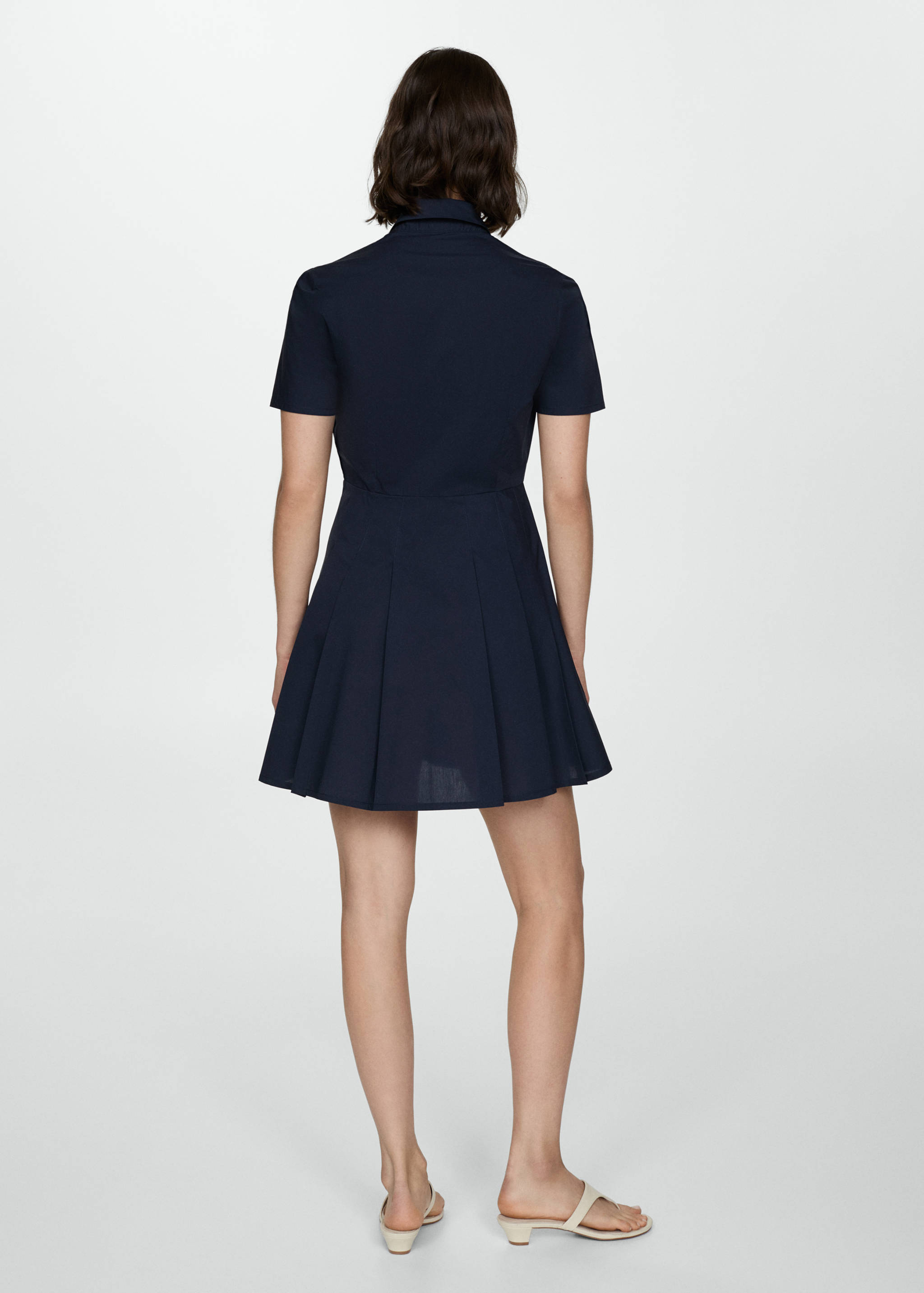 Pleated shirt dress - Reverse of the article