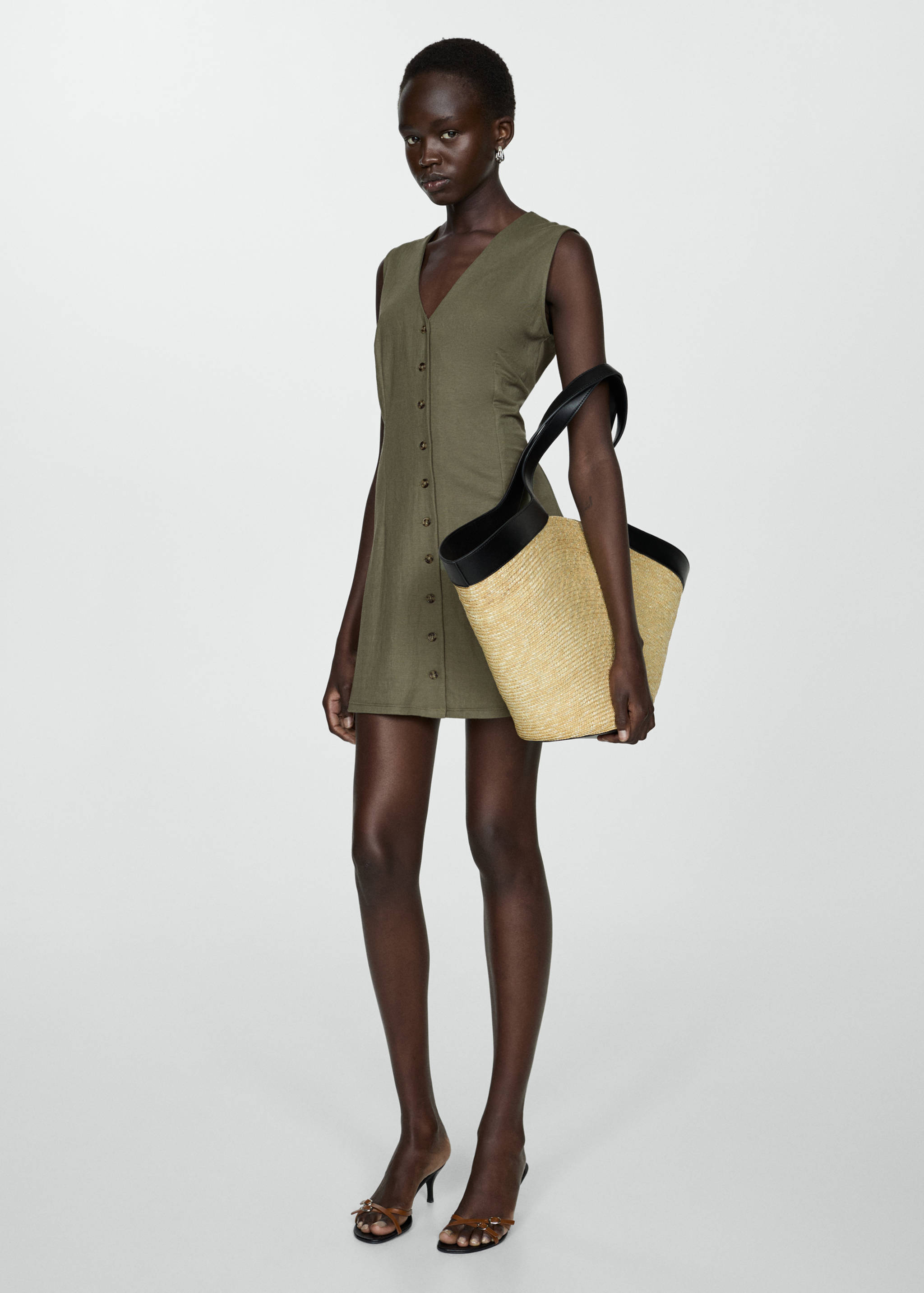 Vestit curt botons - Pla general