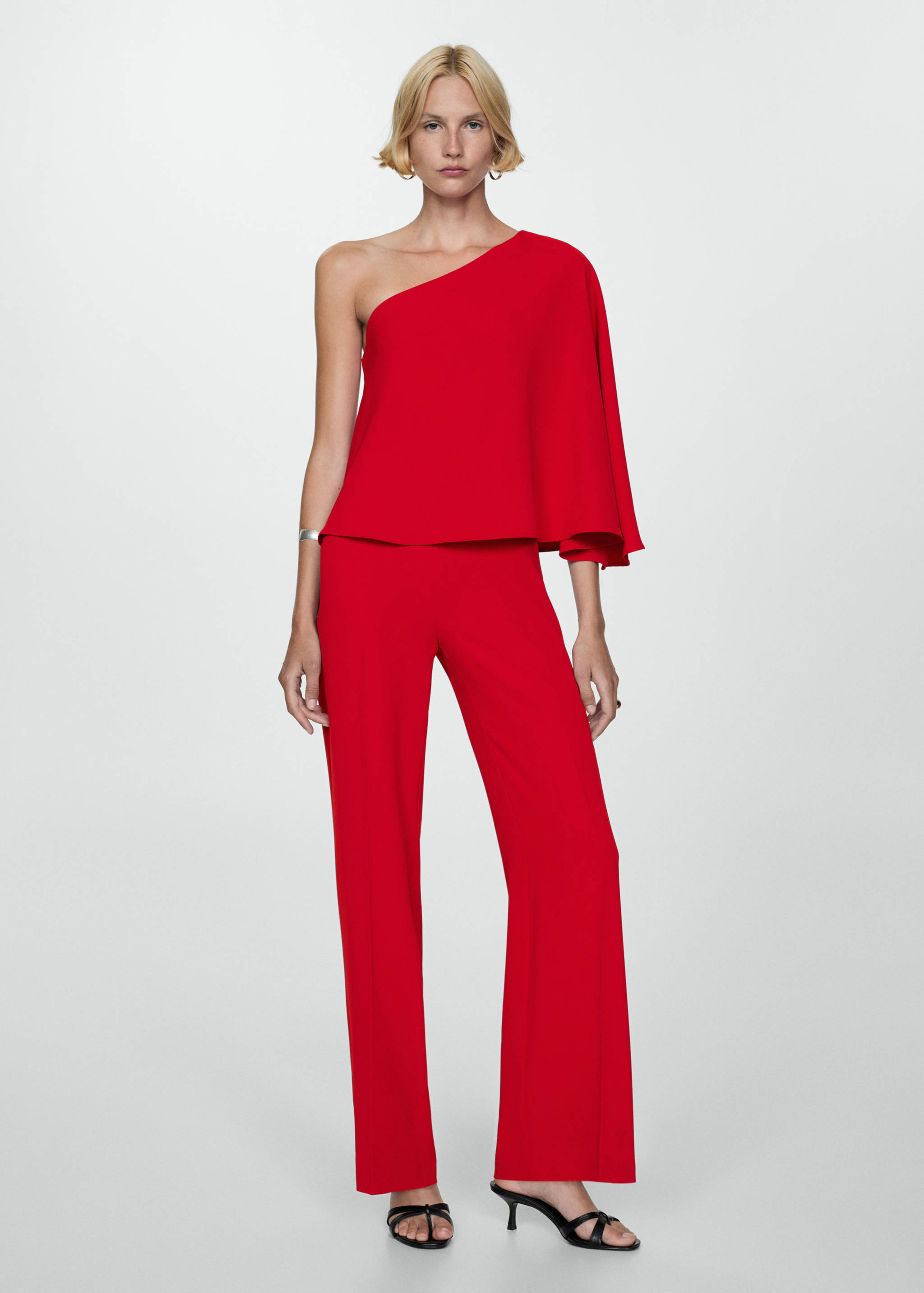 Cape jumpsuit with asymmetrical sleeves - General plane