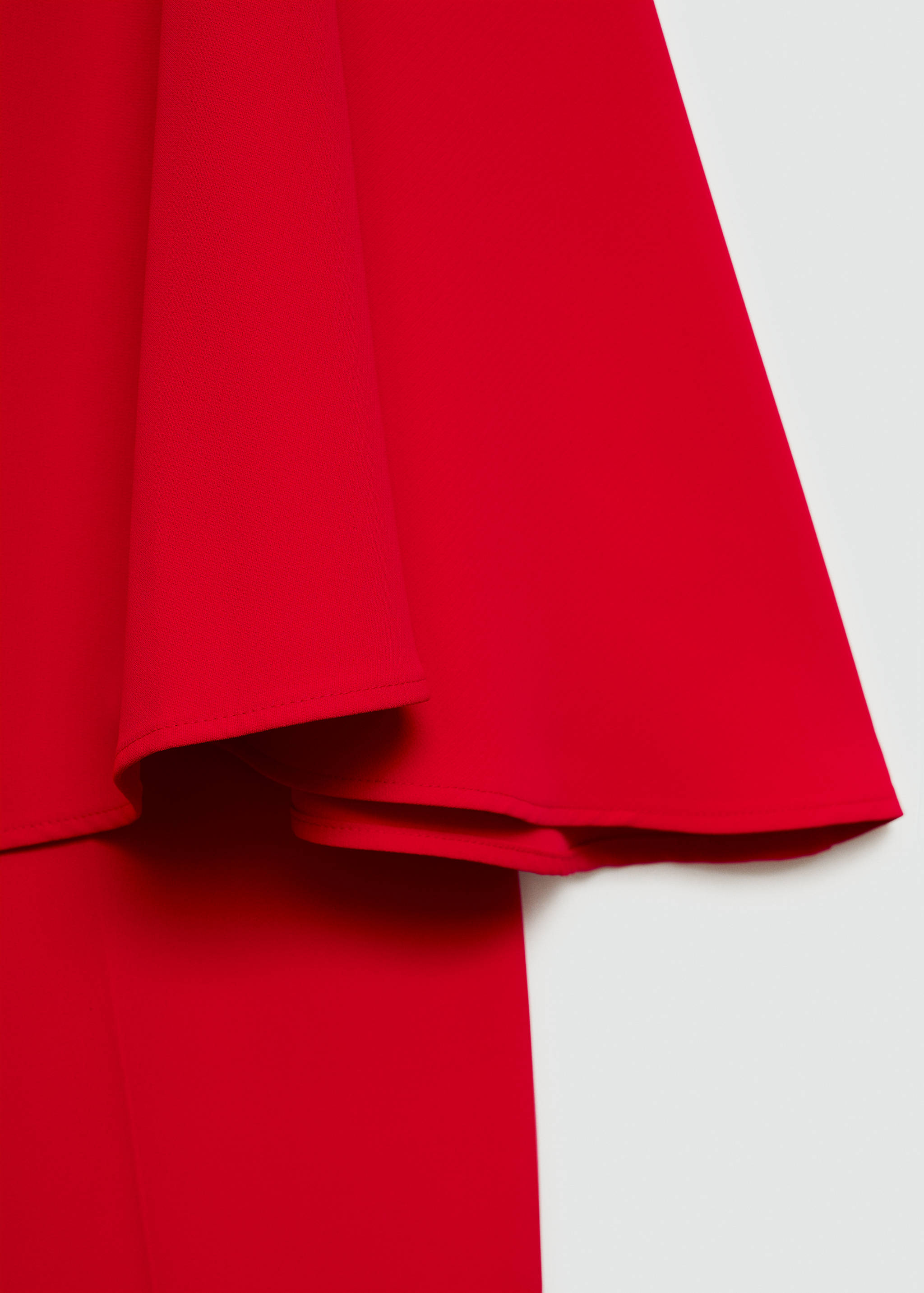 Cape jumpsuit with asymmetrical sleeves - Details of the article 0