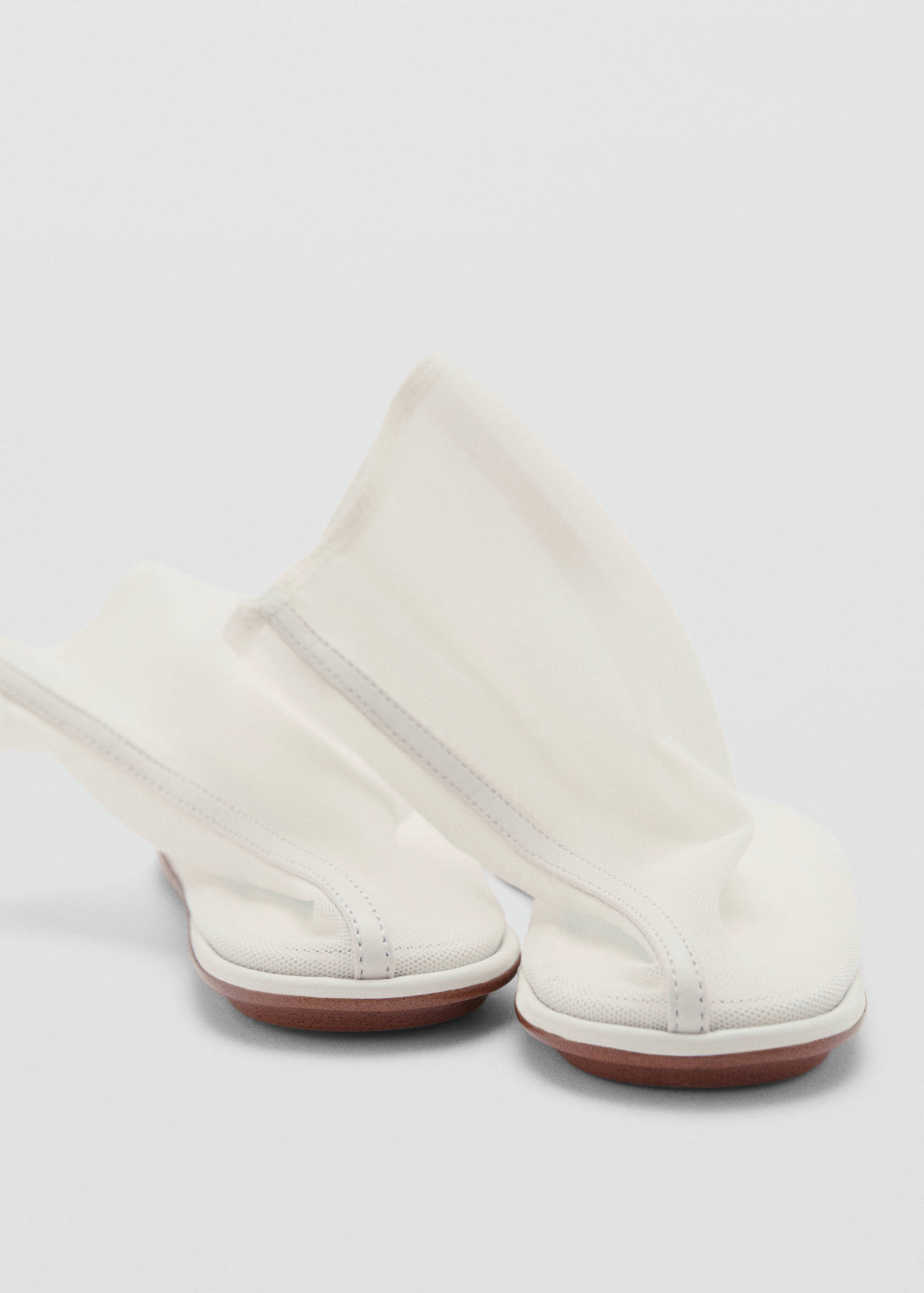 Mesh high-top shoes - Details of the article 2