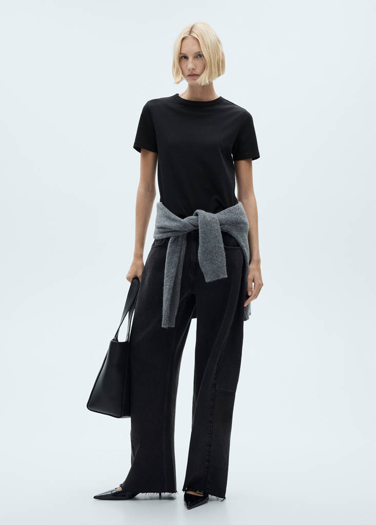 Short-sleeved cotton t-shirt — Black