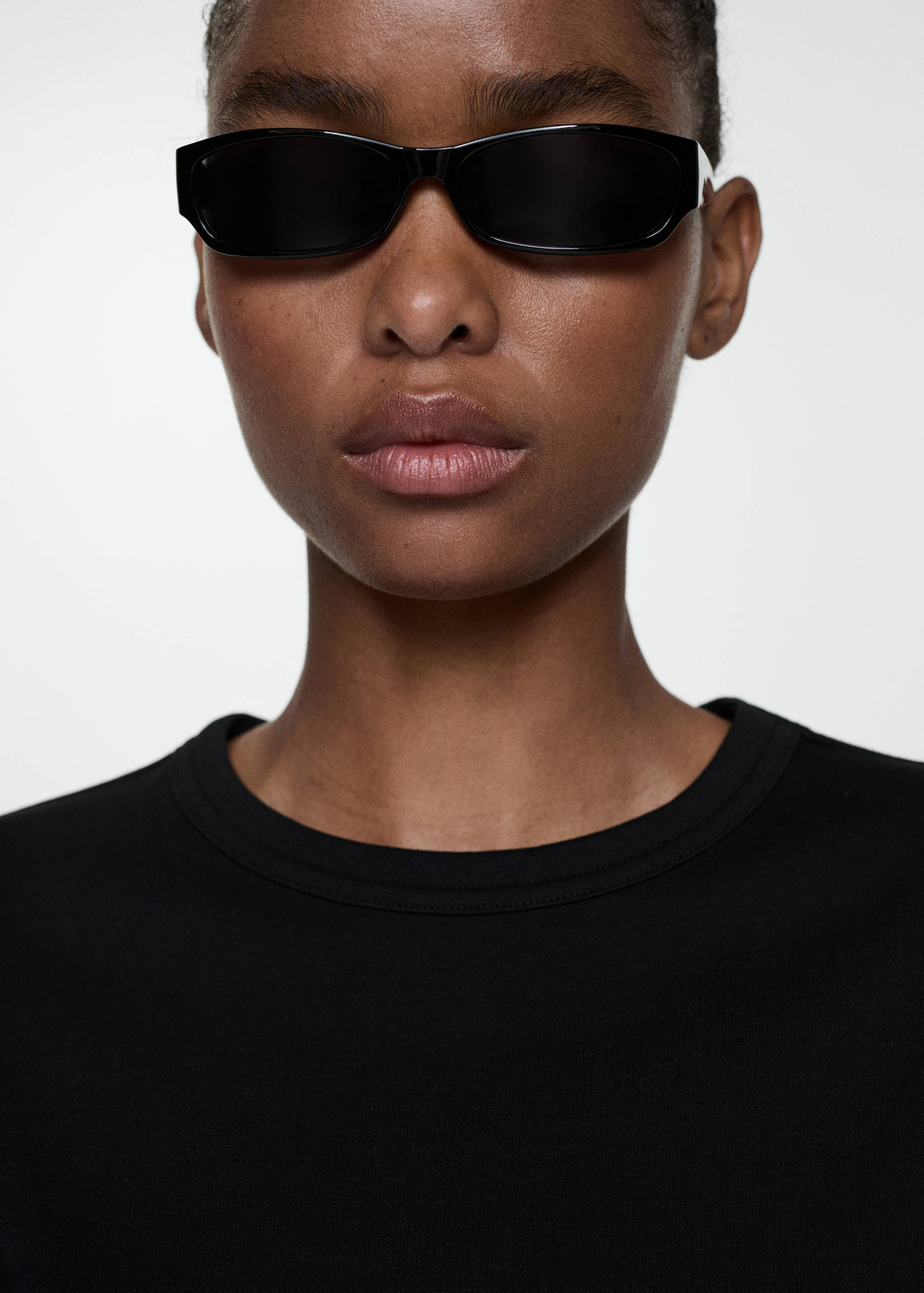 Short-sleeved cotton t-shirt - Details of the article 1