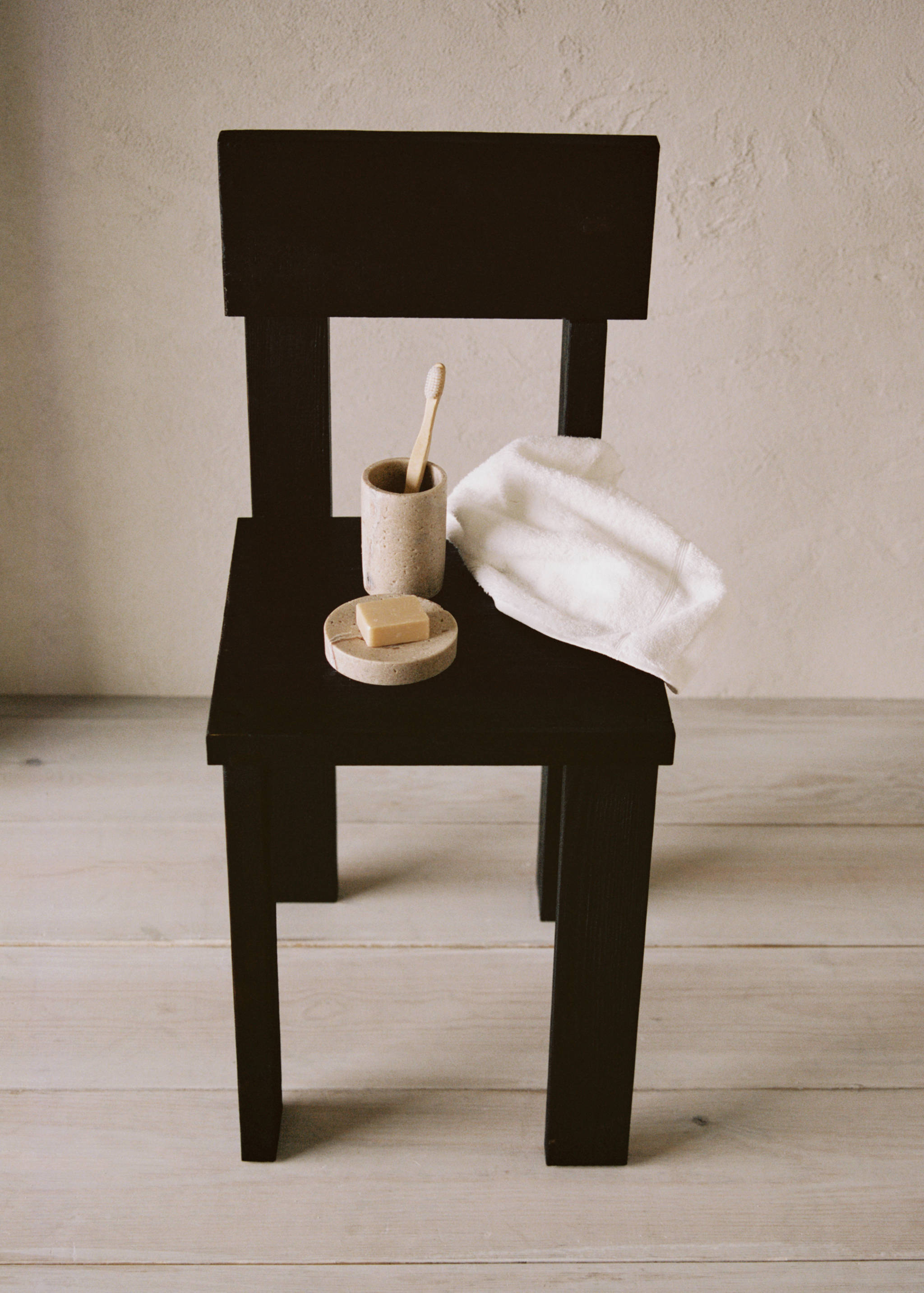 Resin soap holder - Details of the article 6