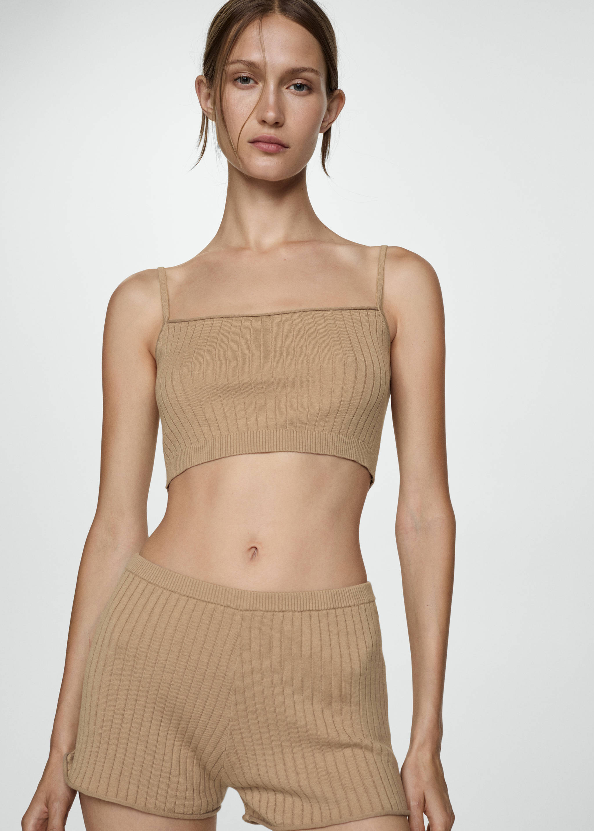 Ribbed knitted shorts - Medium plane