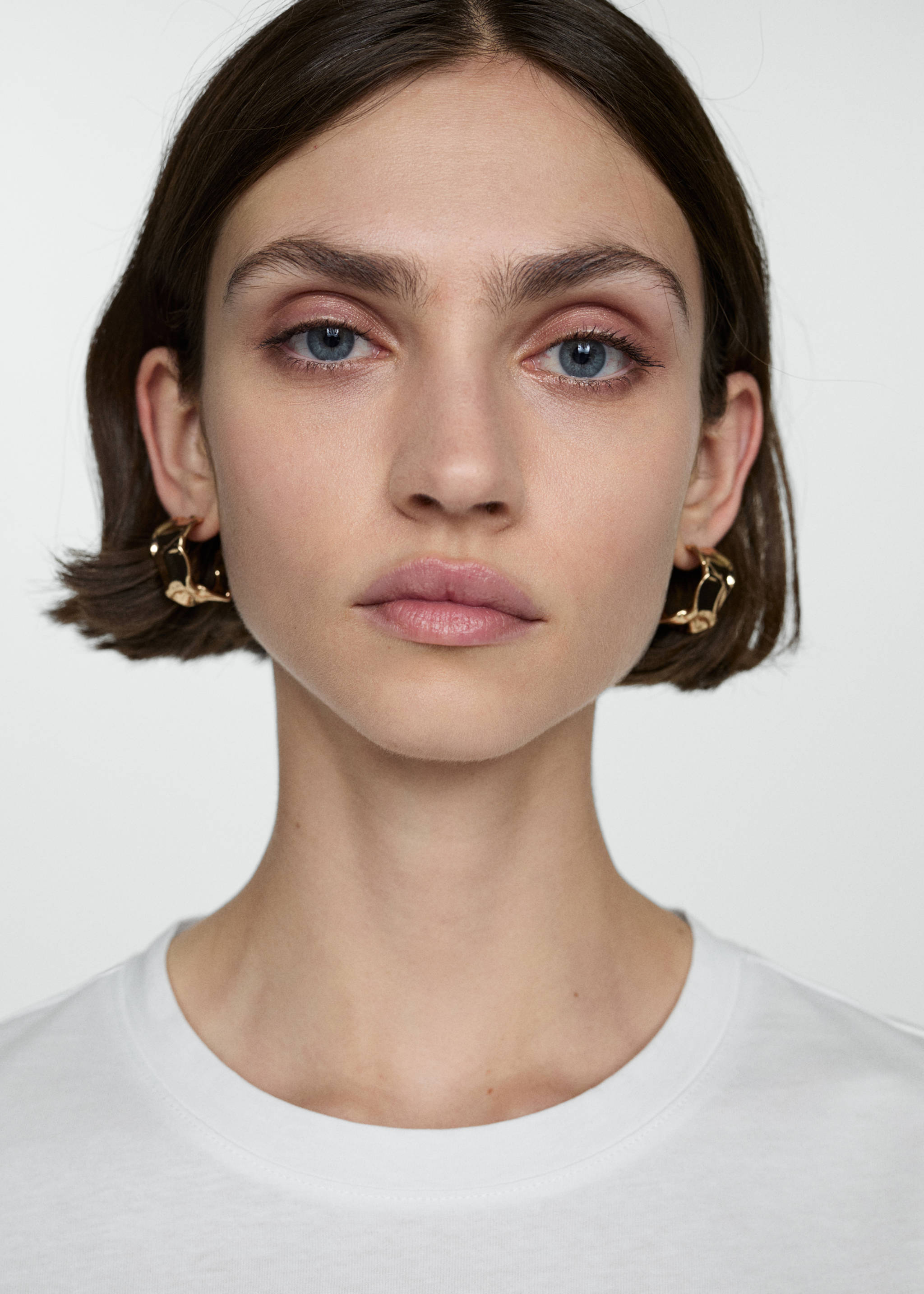 Short-sleeved cotton t-shirt - Details of the article 1