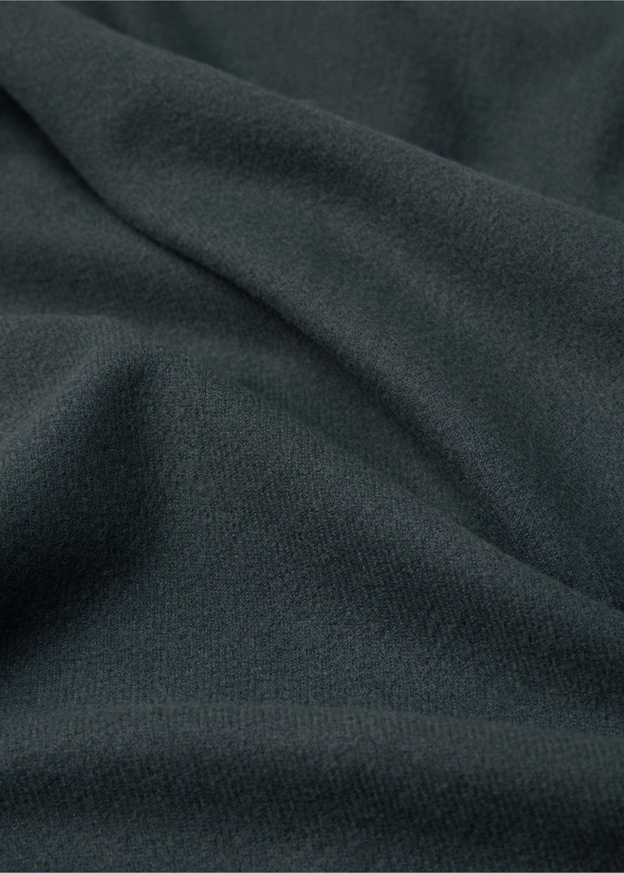 Fringed soft blanket - Details of the article 1, Petrol Blue. Ref: 77090598-00.