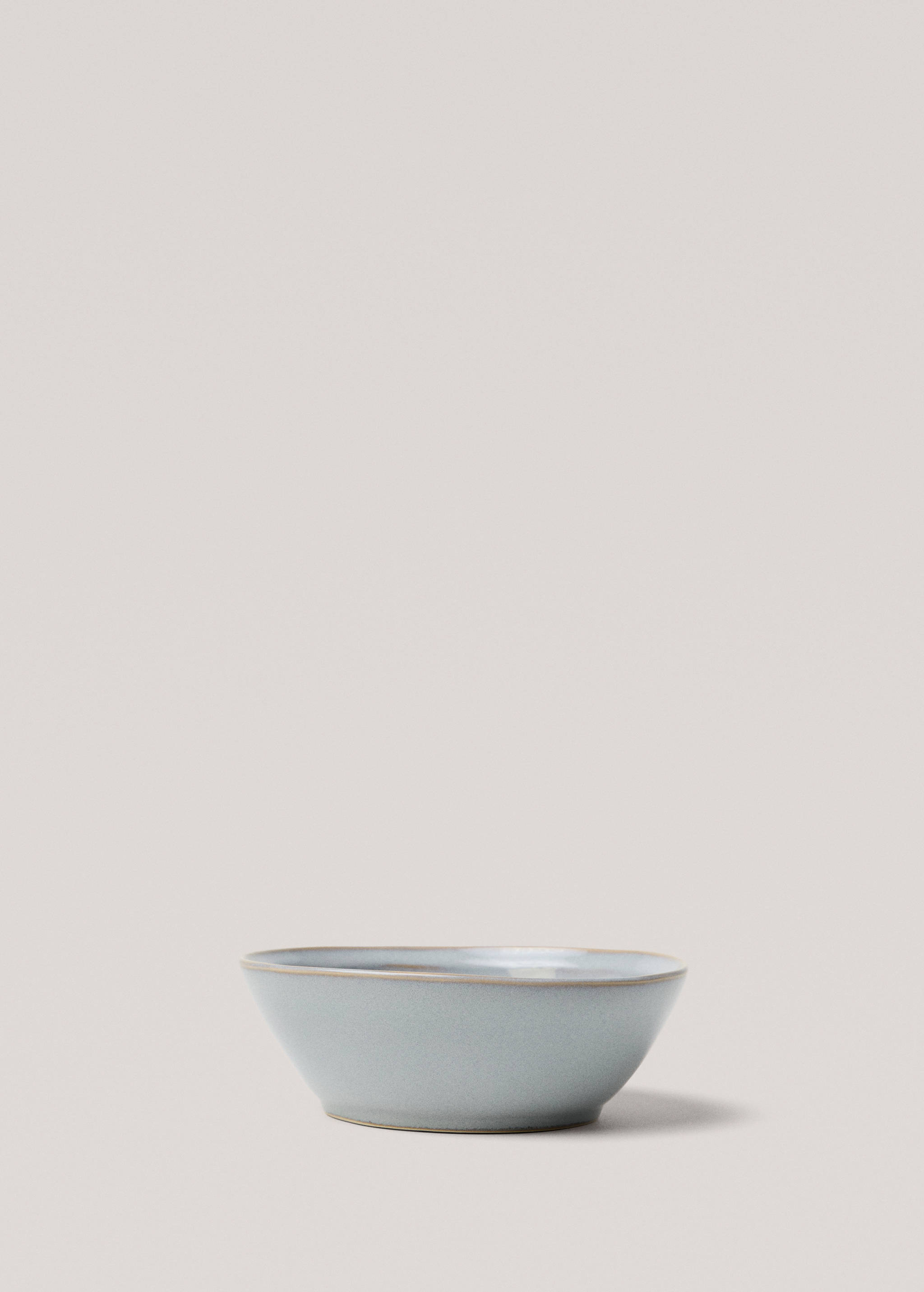 Stoneware bowl with aged rim - Article without model