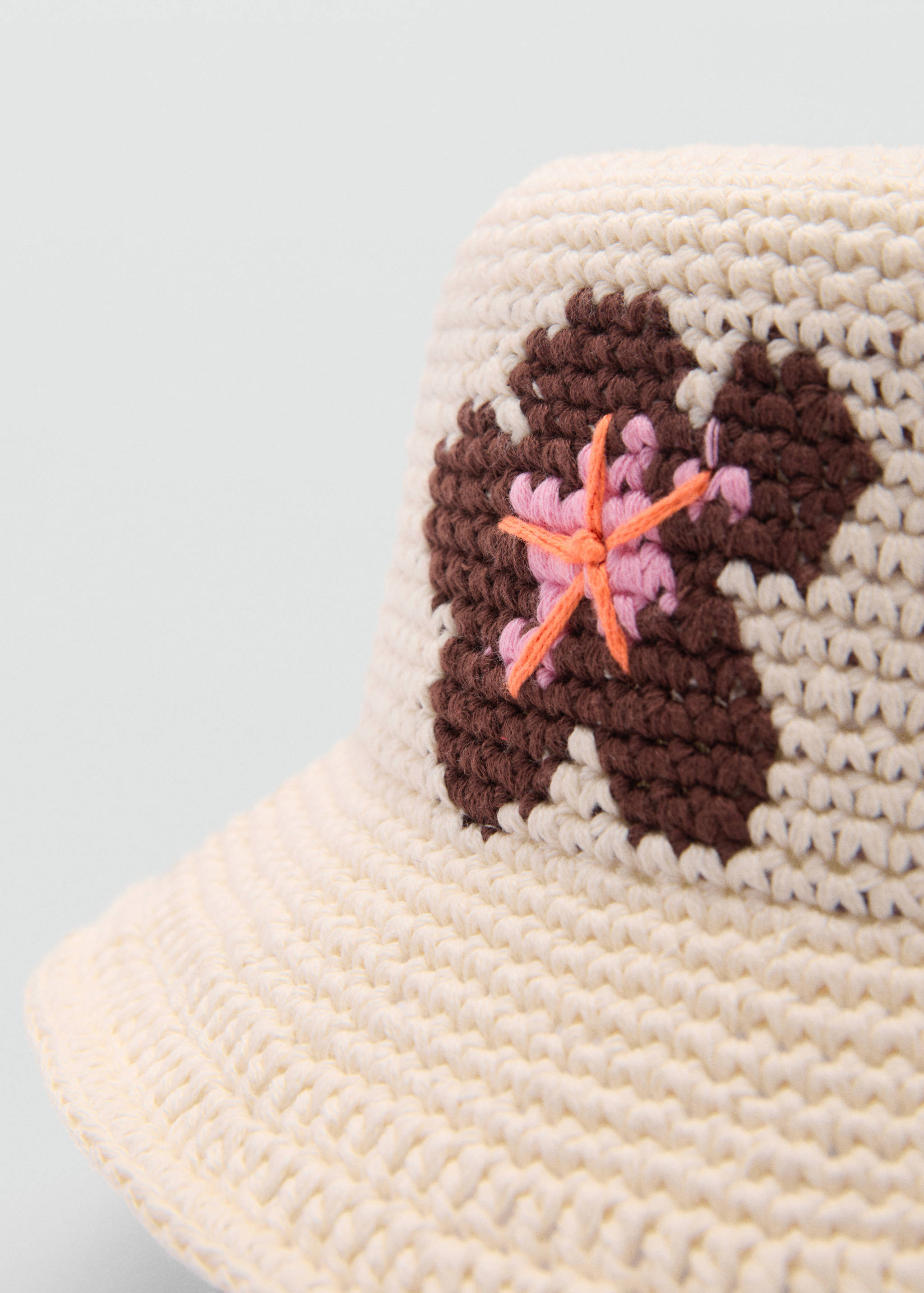 Crochet flower hat - Medium plane