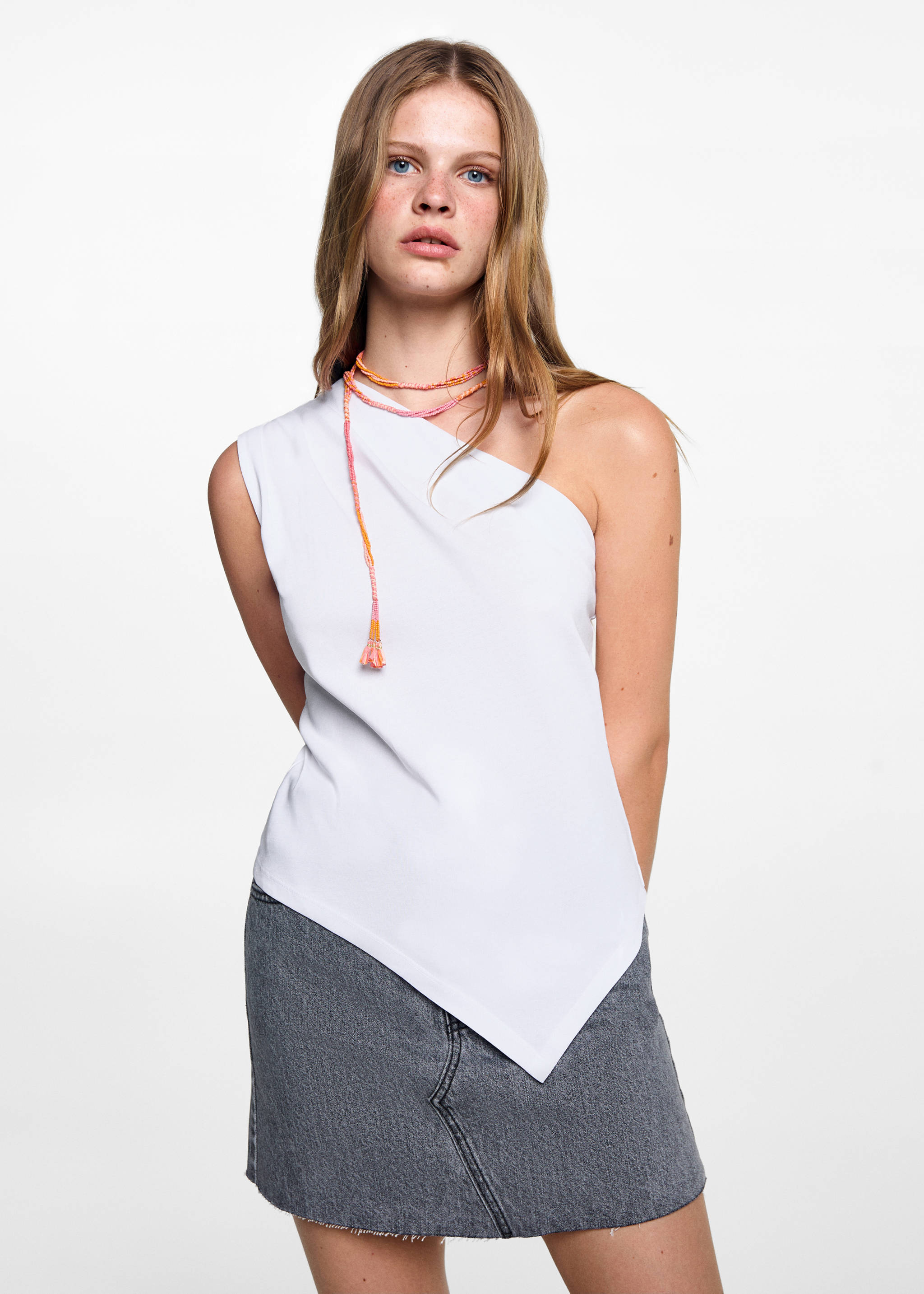 Asymmetric design top - Medium plane