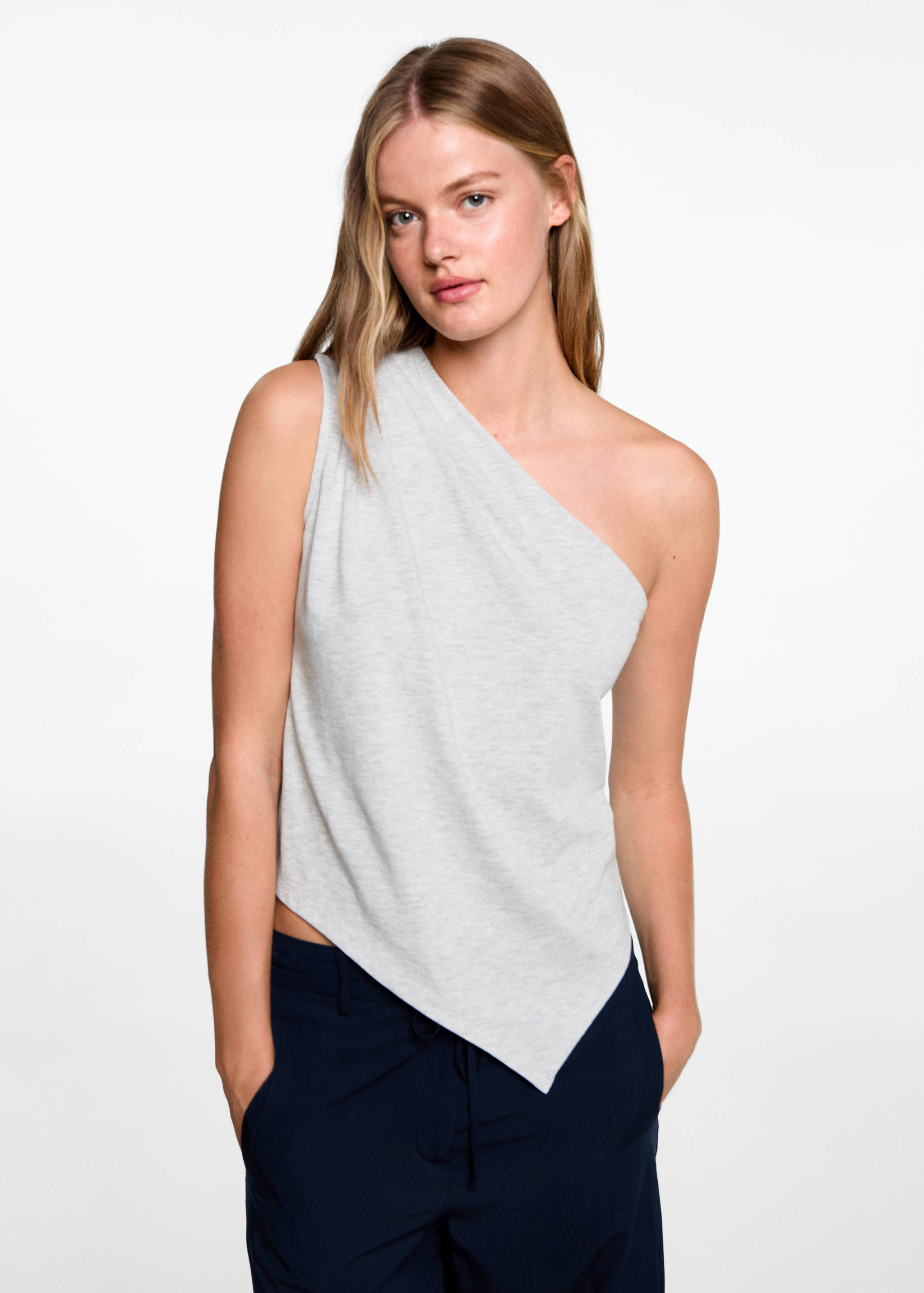 Asymmetric design top - Medium plane